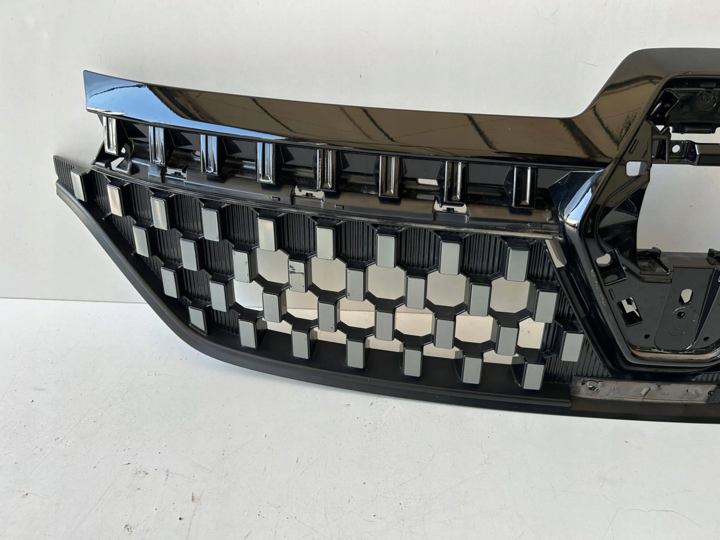 Renault Austral RHN Kühlergrill FRONTGRILL Kühlergitter 622563643R - Thumbnail 2