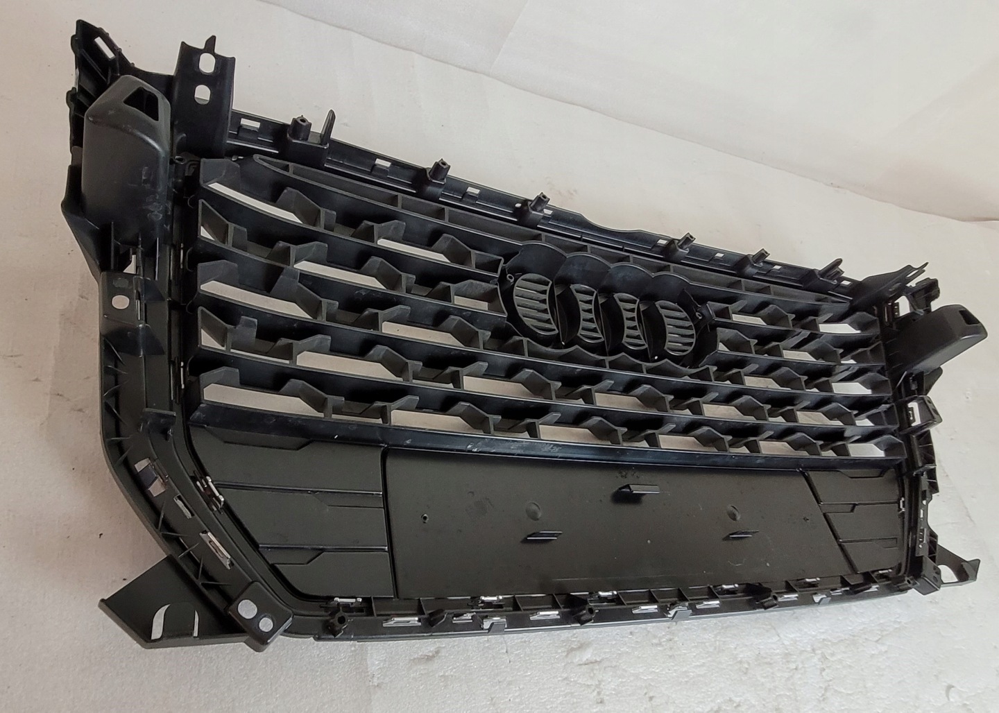 Audi Q2 Kühlergrill FRONTGRILL Kühlergitter 81A201620 - Thumbnail 12