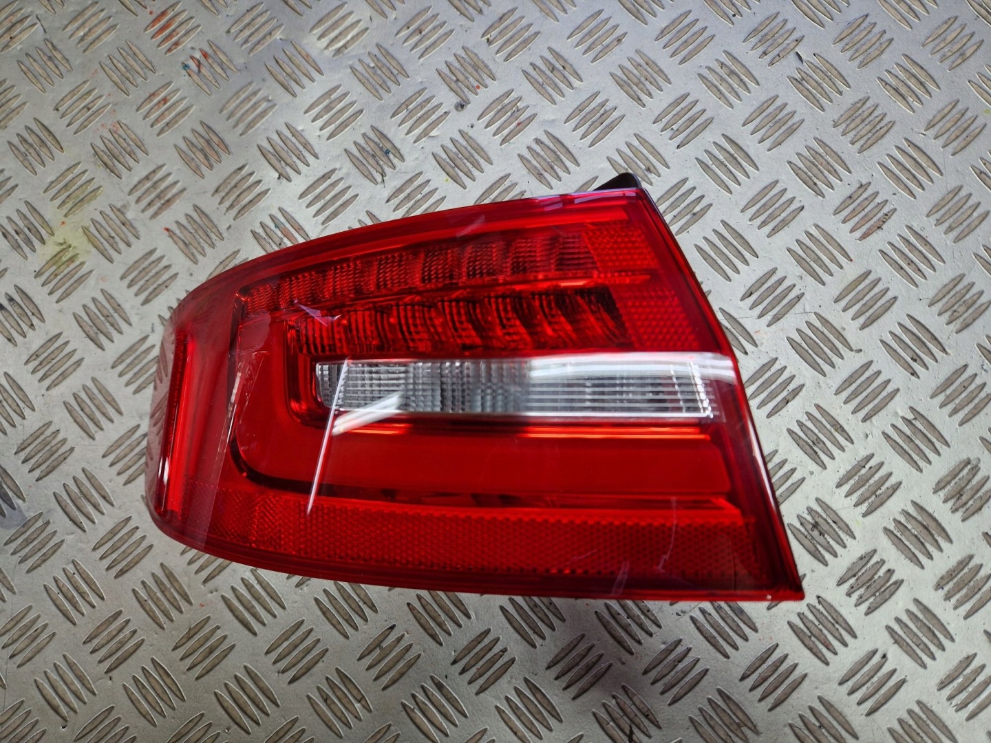 Audi A4 B8 Rückleuchte 8K5945095A Rearlamp - Thumbnail 1