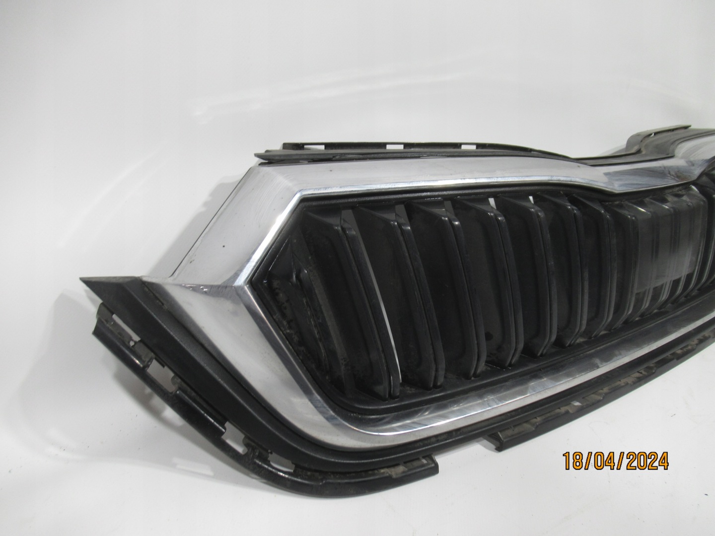Skoda Octavia 1U Kühlergrill FRONTGRILL Kühlergitter - Thumbnail 3