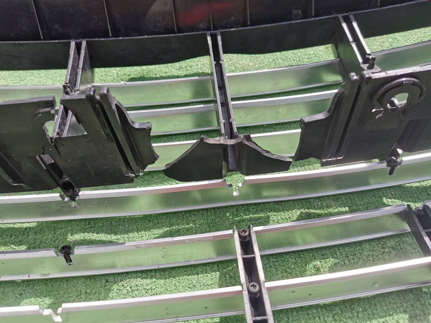 Aston Martin Rapide VH1 Kühlergrill FRONTGRILL Kühlergitter DD438190AA - Thumbnail 9