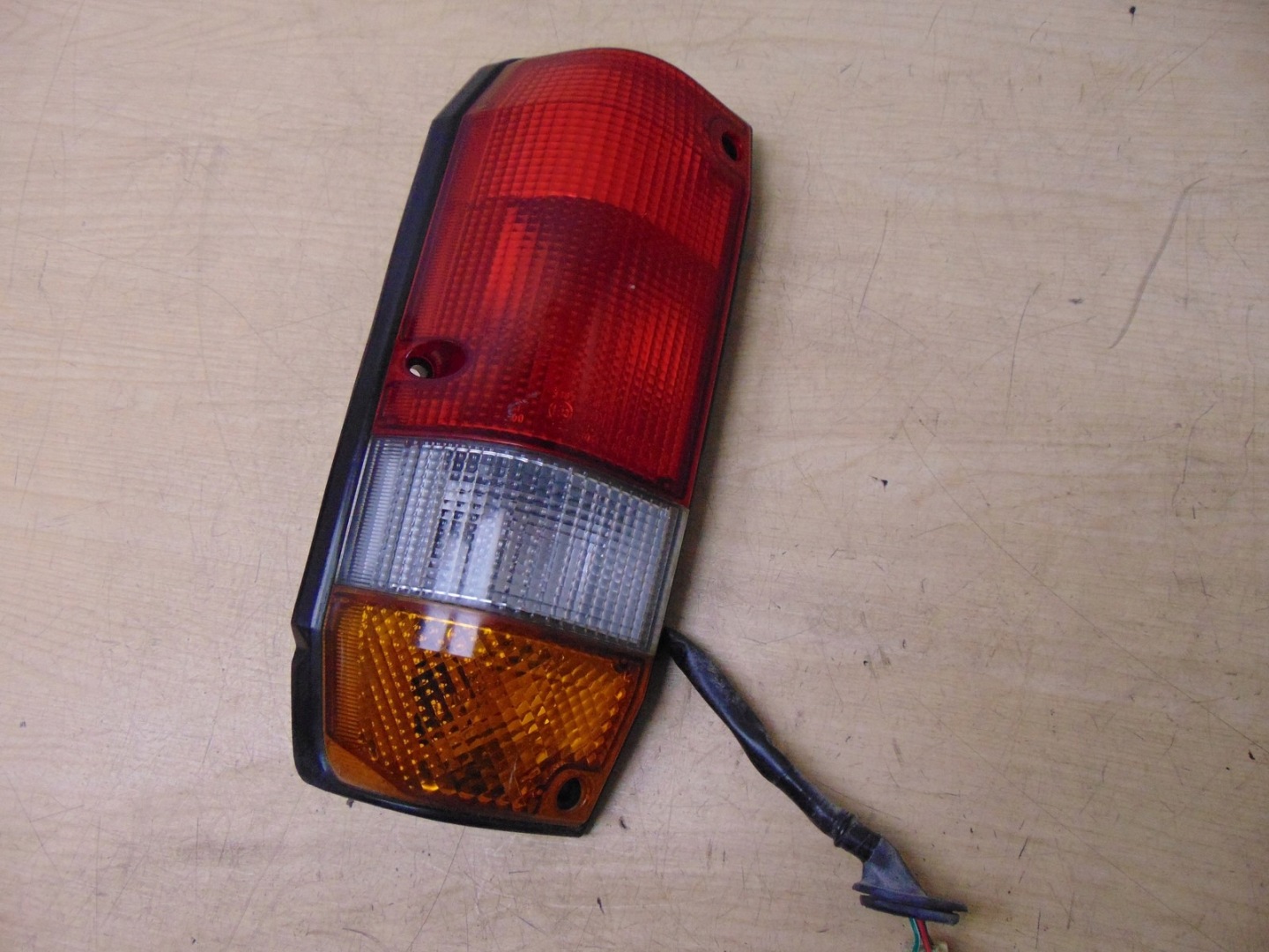 Toyota Land Cruiser J7/J9/J12/J15/J25 J7 Rückleuchte Rearlamp - Thumbnail 3