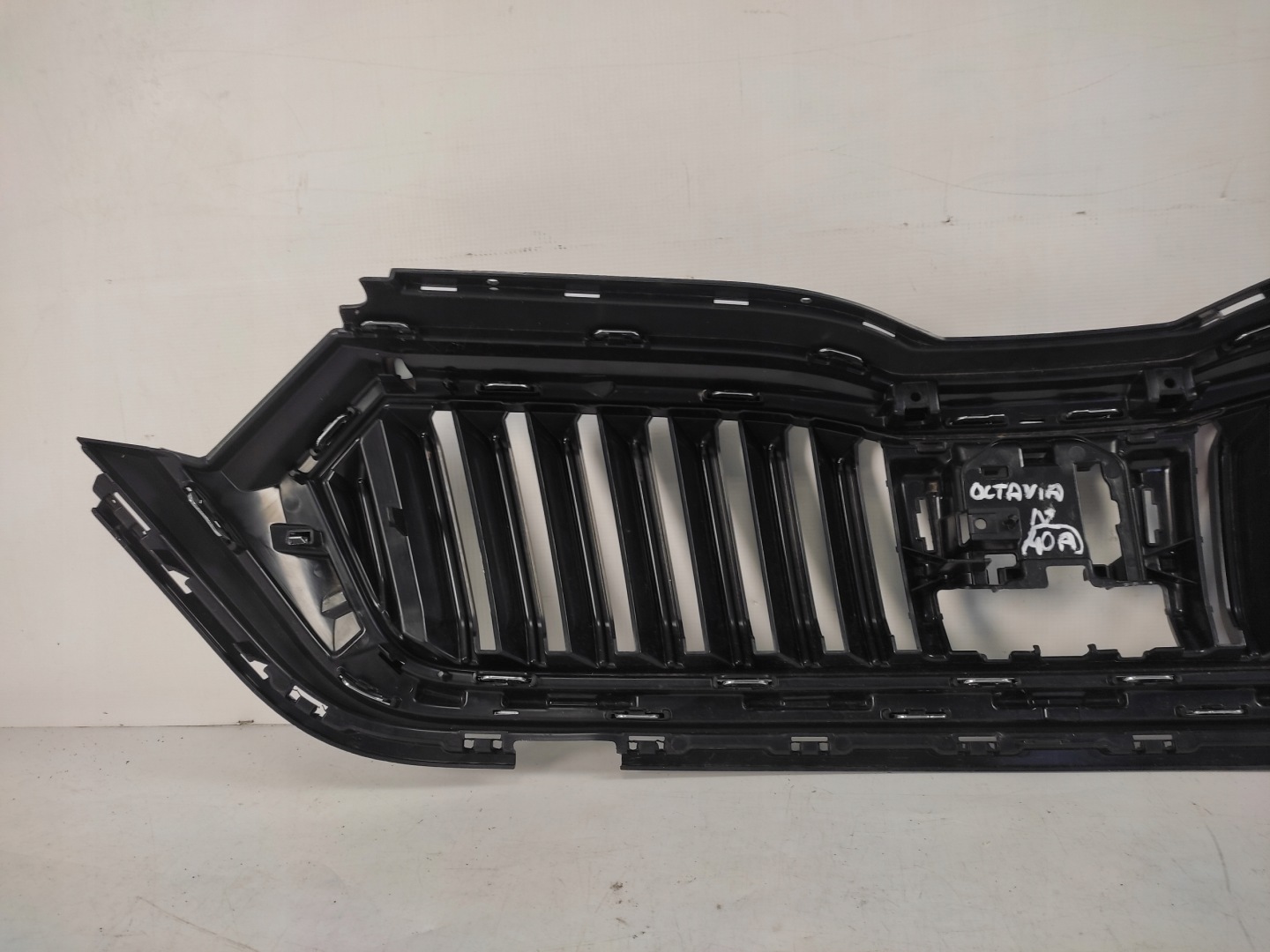 Skoda Octavia 1U Kühlergrill FRONTGRILL Kühlergitter 5E3853653 - Thumbnail 6