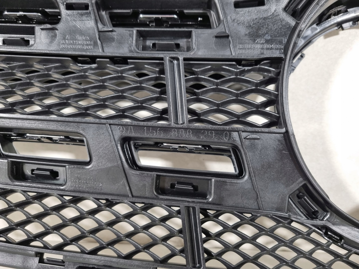 Mercedes-Benz GLA W156 Kühlergrill FRONTGRILL Kühlergitter A1568882900 - Thumbnail 8