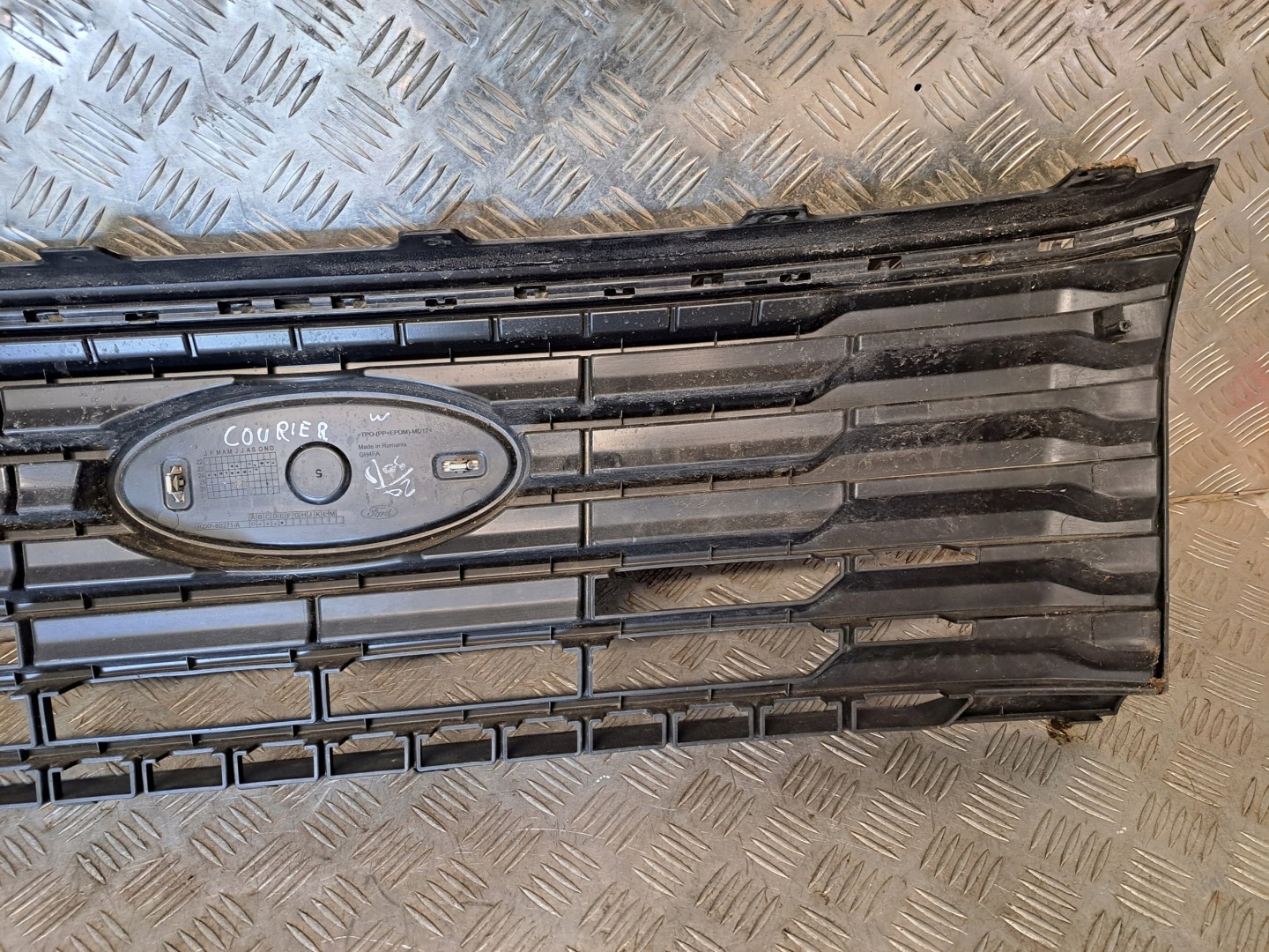 Ford Courier Focus III Mk3 Kühlergrill FRONTGRILL Kühlergitter - Thumbnail 7