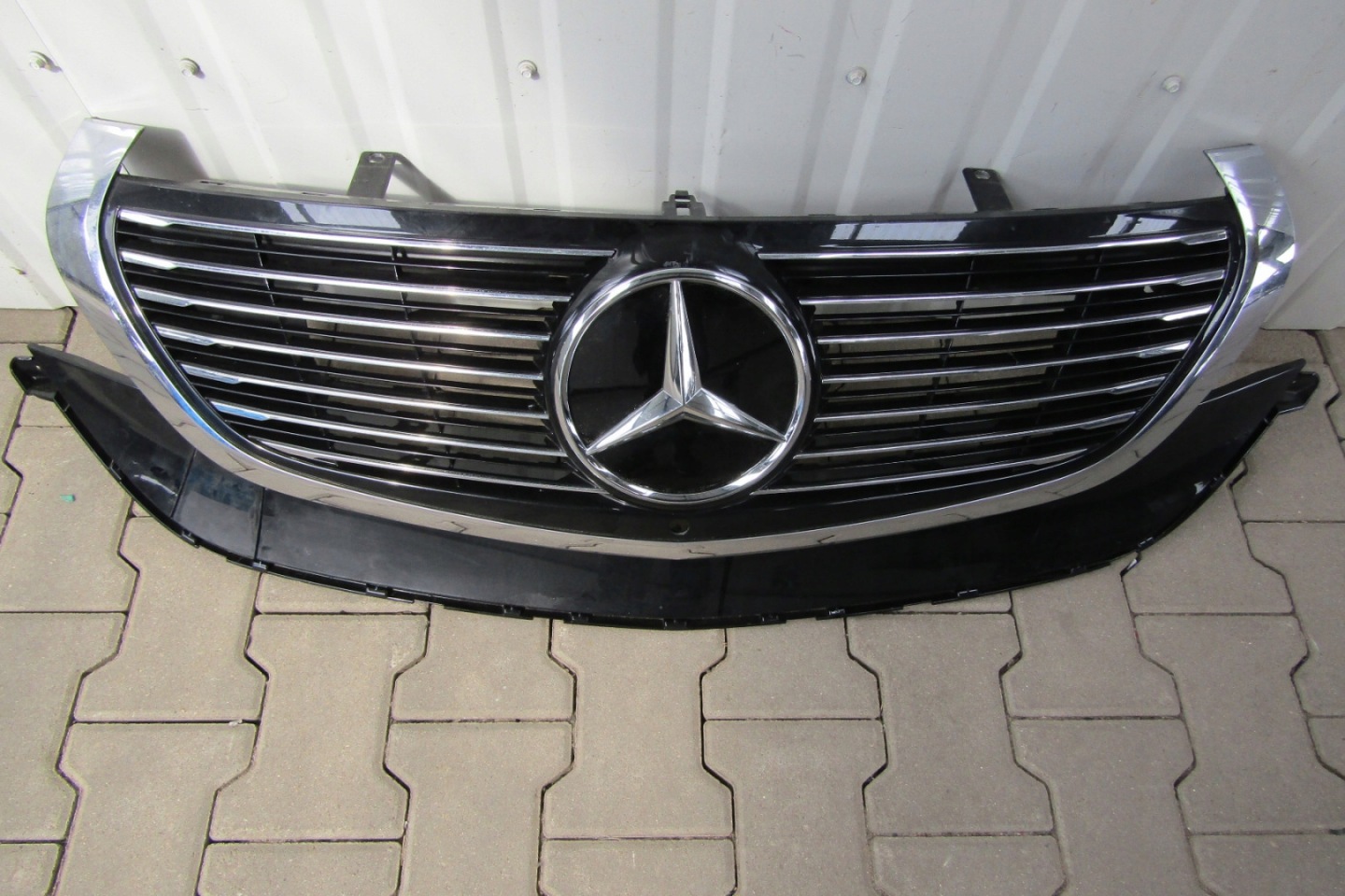 Mercedes-Benz EQC N293 Kühlergrill FRONTGRILL Kühlergitter A2938880000 - Thumbnail 1