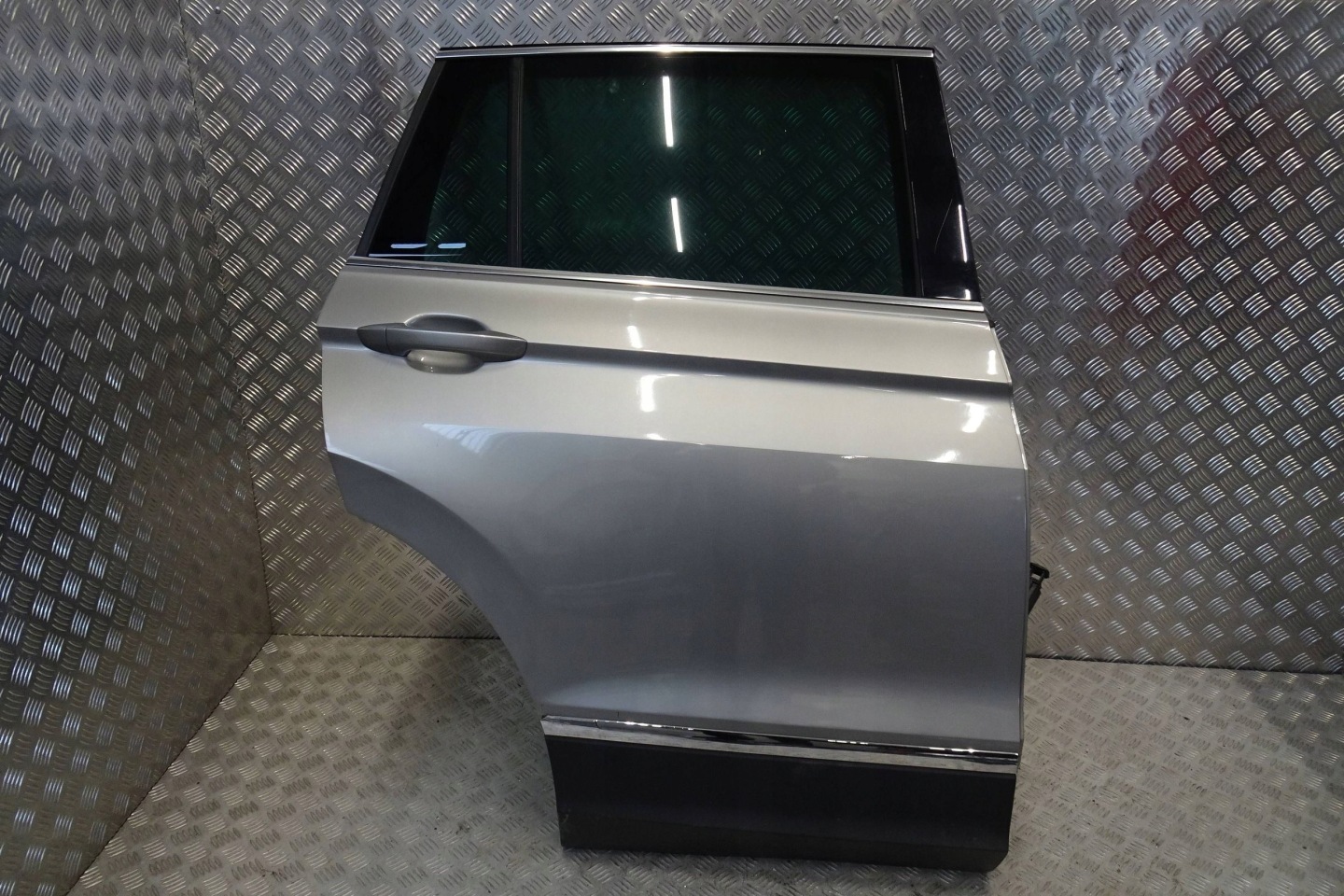 VW Tiguan Tür Hinten Rechts SUV Door Porta Porte - Thumbnail 1