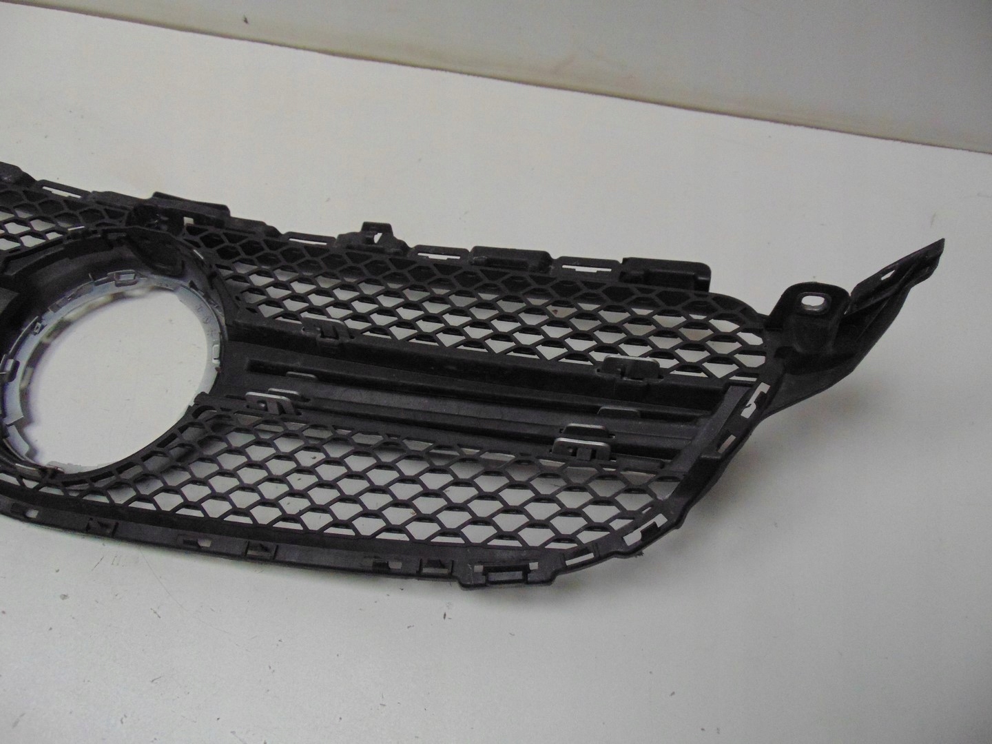 Mercedes-Benz C-Klasse W205 Kühlergrill FRONTGRILL Kühlergitter A2058882000 - Thumbnail 9