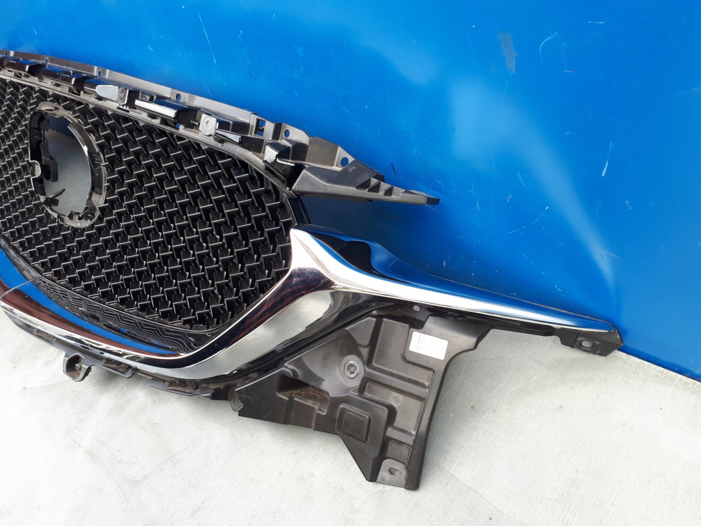 Mazda CX-5 KF Kühlergrill FRONTGRILL Kühlergitter KB8B50712 - Thumbnail 3