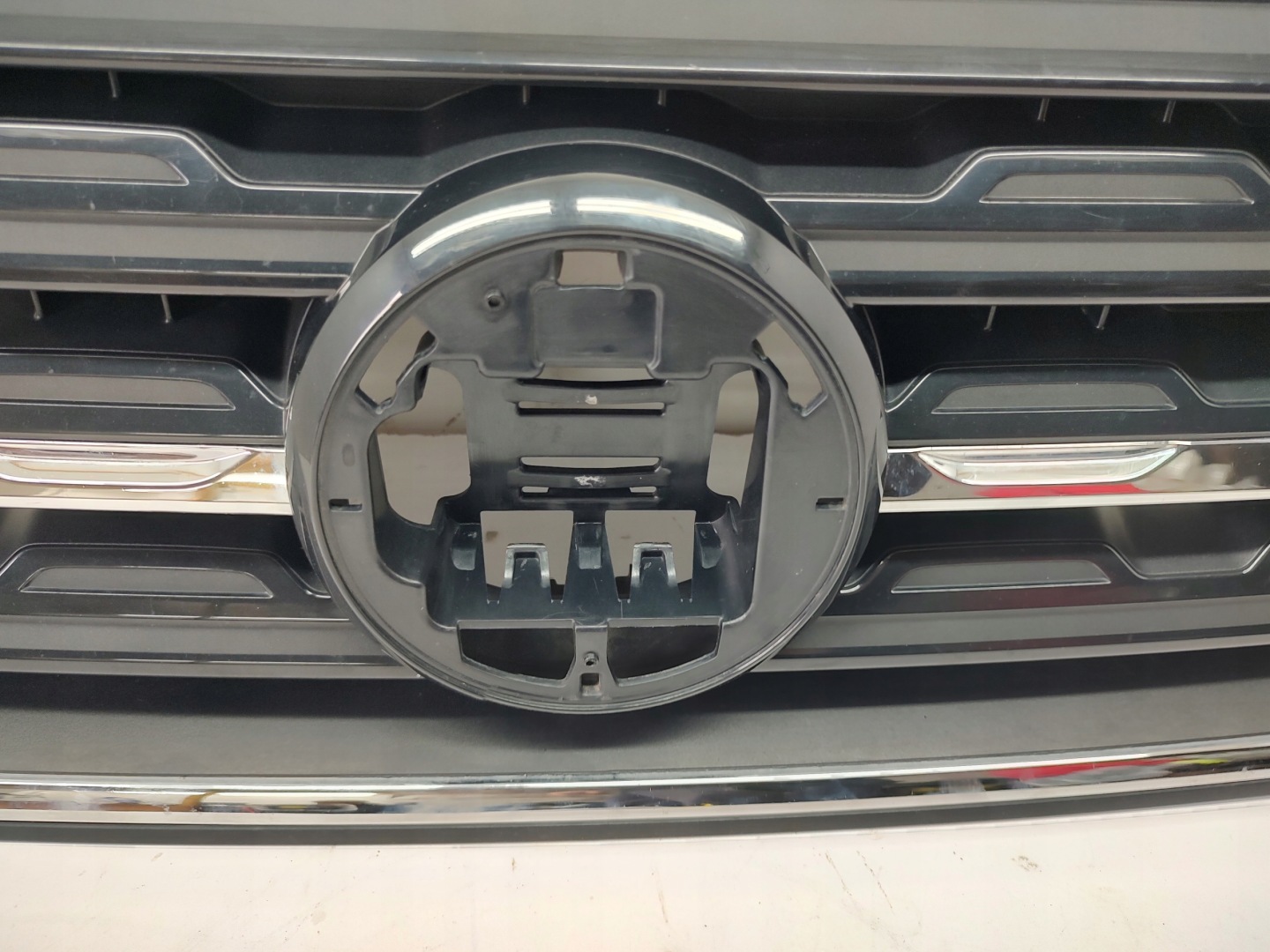 VW T-Cross Kühlergrill FRONTGRILL Kühlergitter 82GM853653 - Thumbnail 3