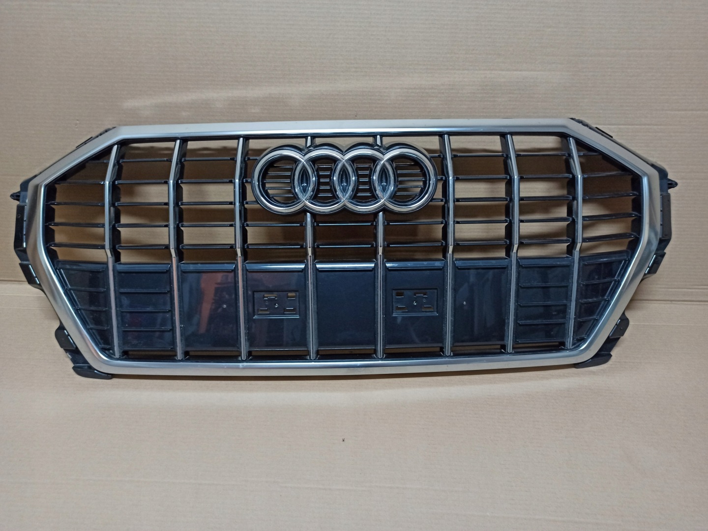Audi Q3 Kühlergrill FRONTGRILL Kühlergitter 83A853651 - Thumbnail 1