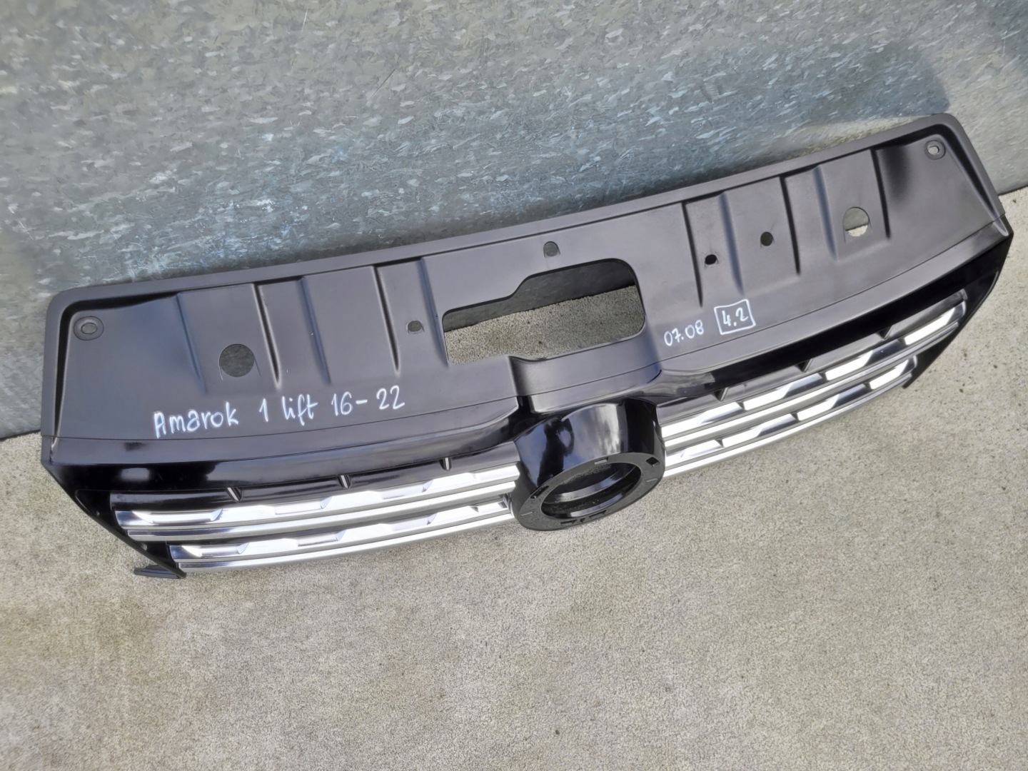 VW Amarok I 2H Kühlergrill FRONTGRILL Kühlergitter - Thumbnail 2