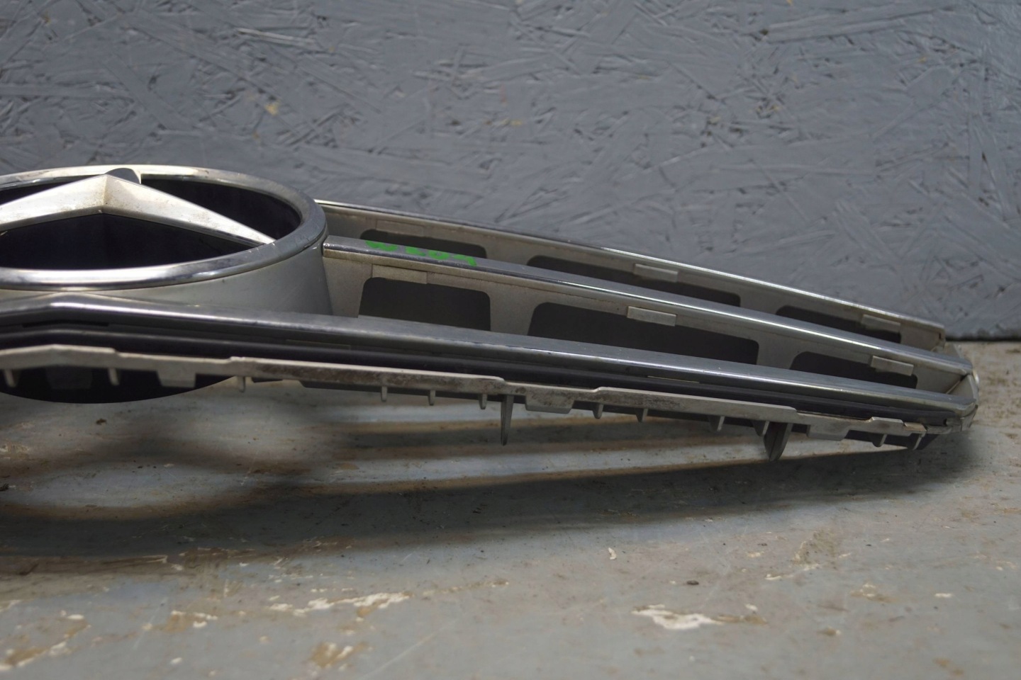 Mercedes-Benz C-Klasse W204 Kühlergrill FRONTGRILL Kühlergitter A2048800023 - Thumbnail 9
