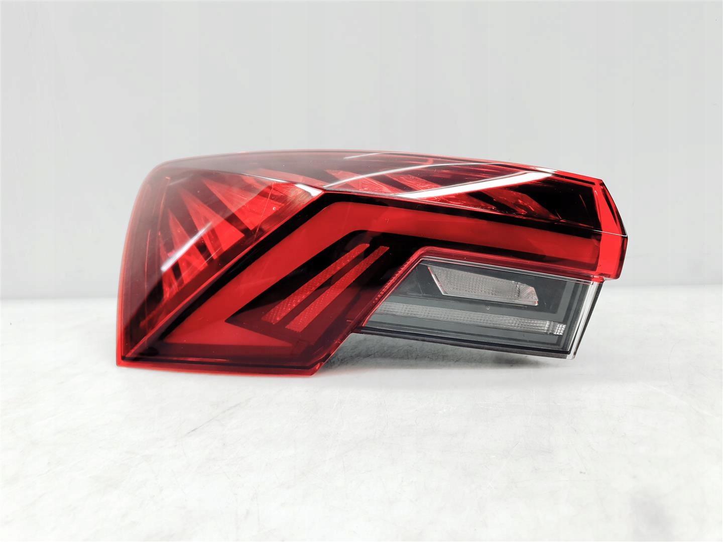 Skoda Octavia 1U Rückleuchte 5E3945207A Rearlamp - Thumbnail 1