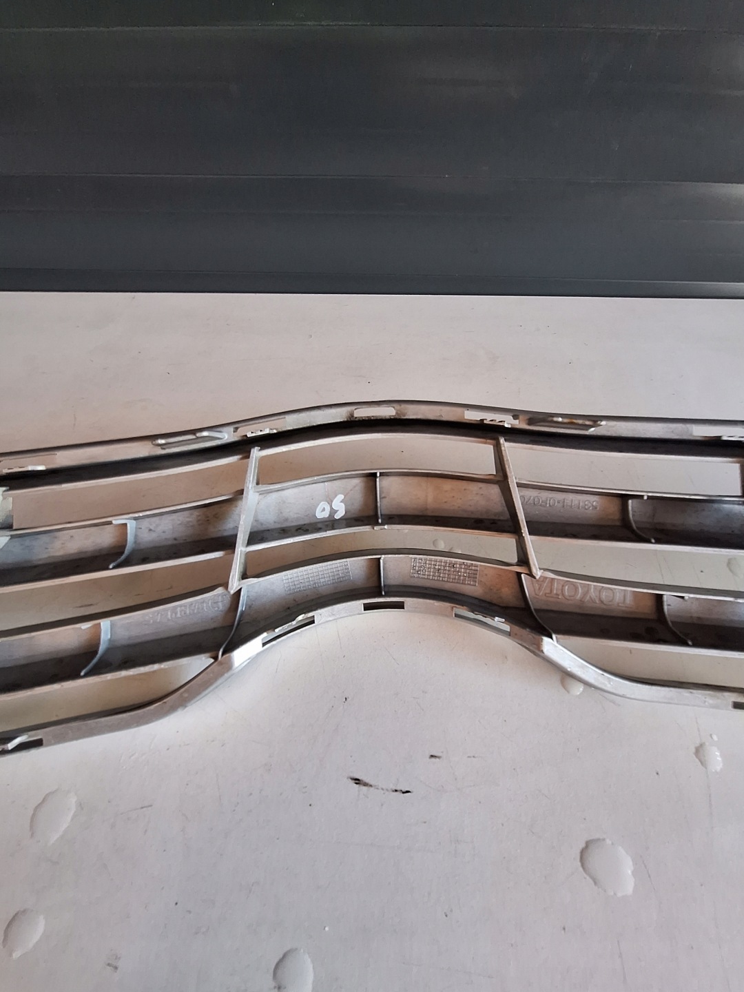Toyota Verso AR2 Kühlergrill FRONTGRILL Kühlergitter 531110F070H - Thumbnail 7