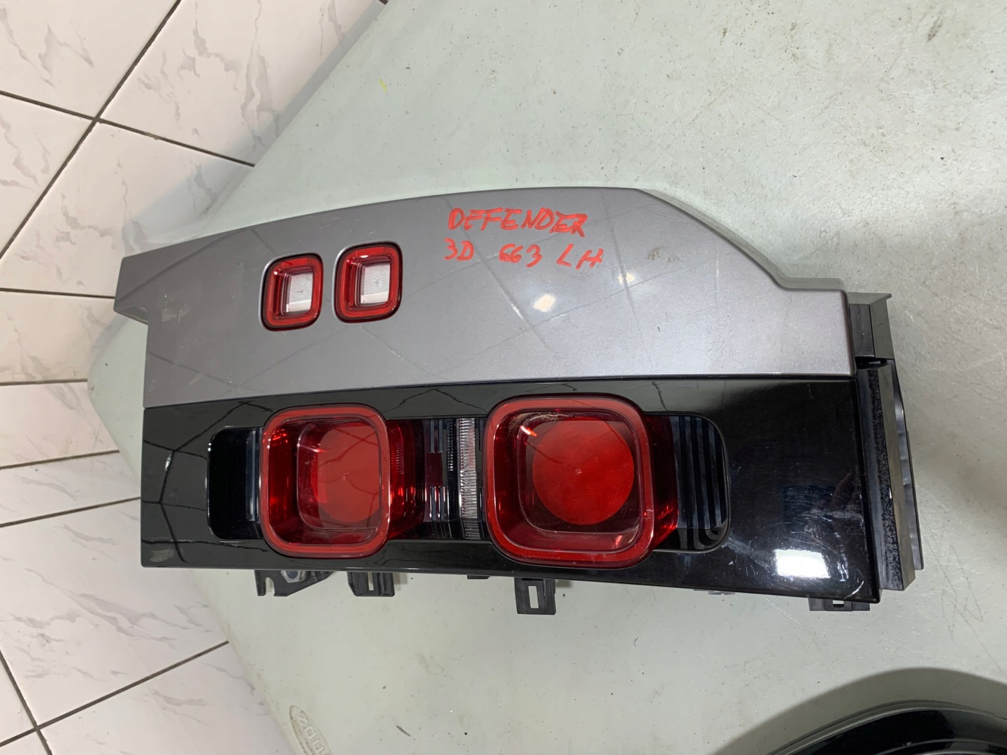 Land Rover Defender LA Rückleuchte L663130LAM Rearlamp - Thumbnail 3