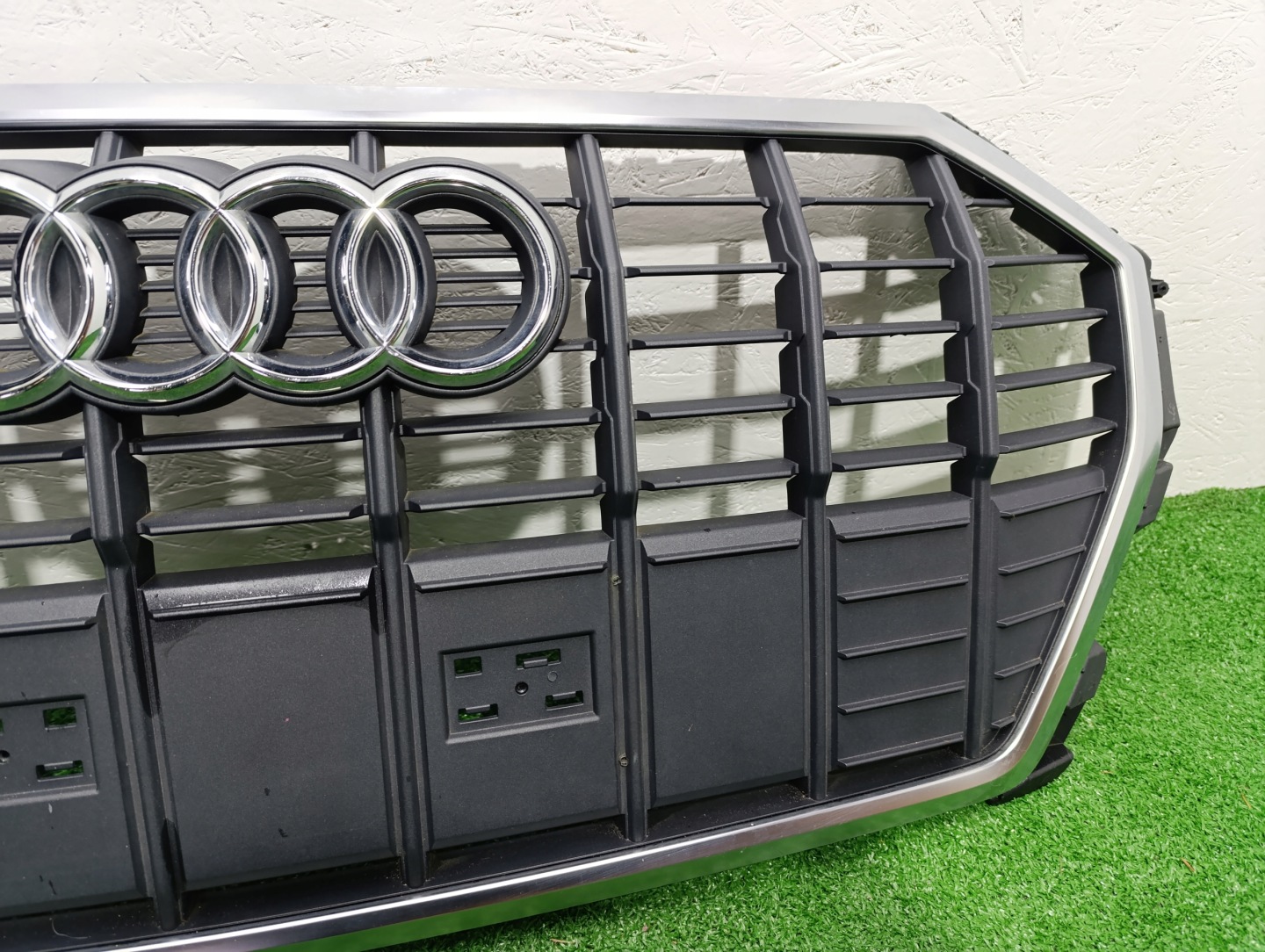 Audi Q3 Kühlergrill FRONTGRILL Kühlergitter 83A853651KB - Thumbnail 8