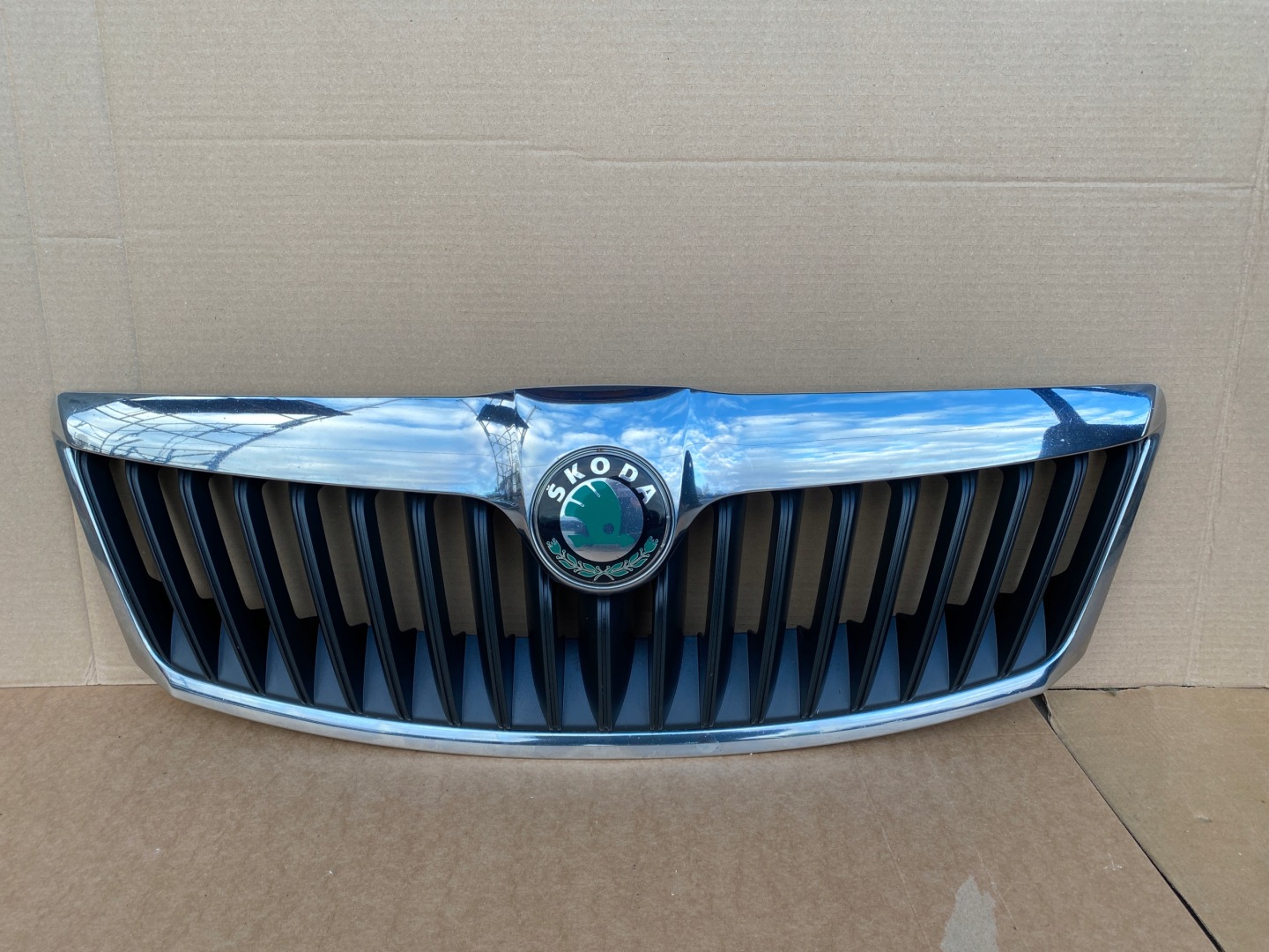 Skoda Octavia 1U Kühlergrill FRONTGRILL Kühlergitter 1Z0853651C - Thumbnail 1