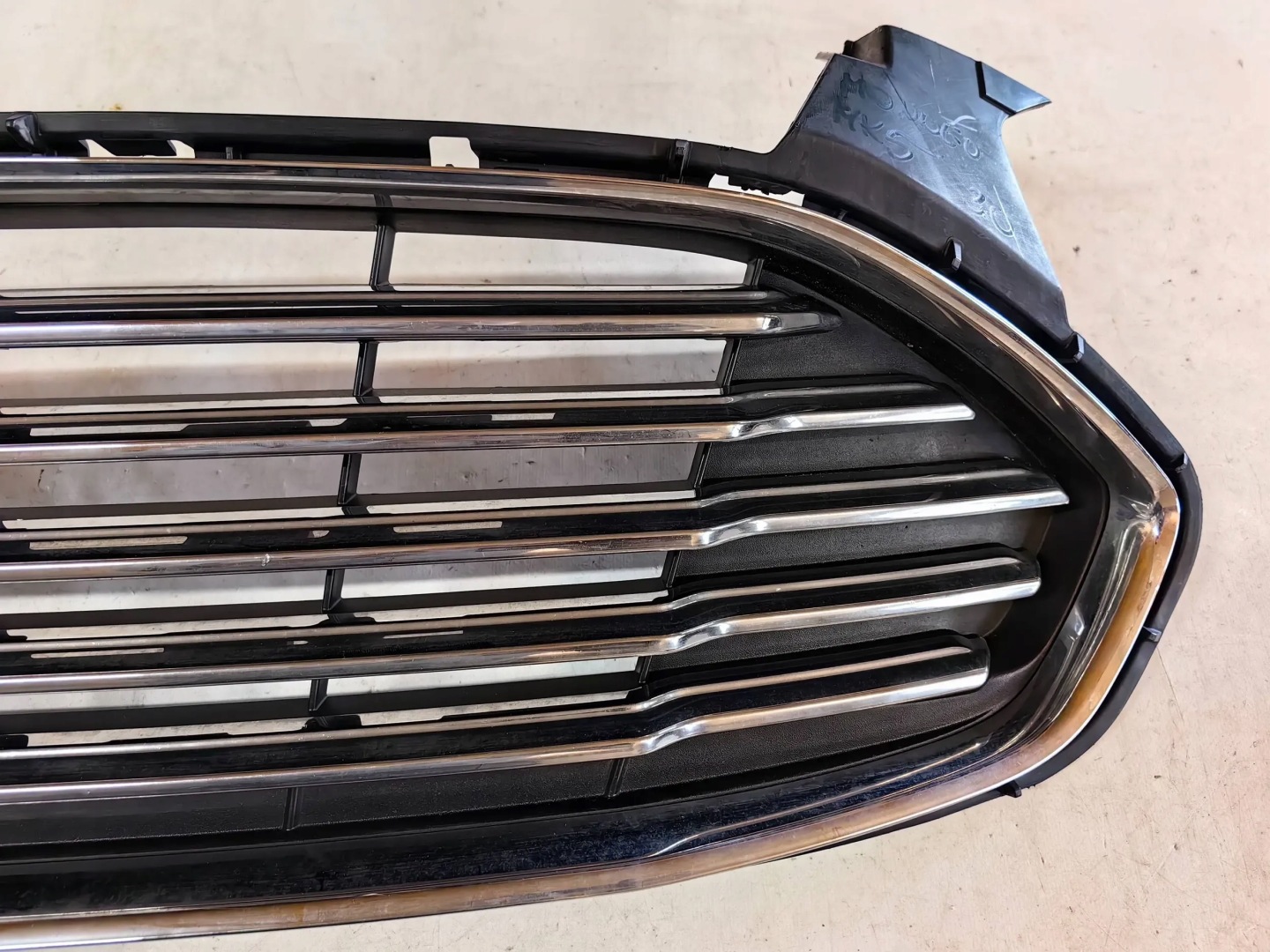 Ford Mondeo V MK5 Kühlergrill FRONTGRILL Kühlergitter DS738150JW - Thumbnail 5