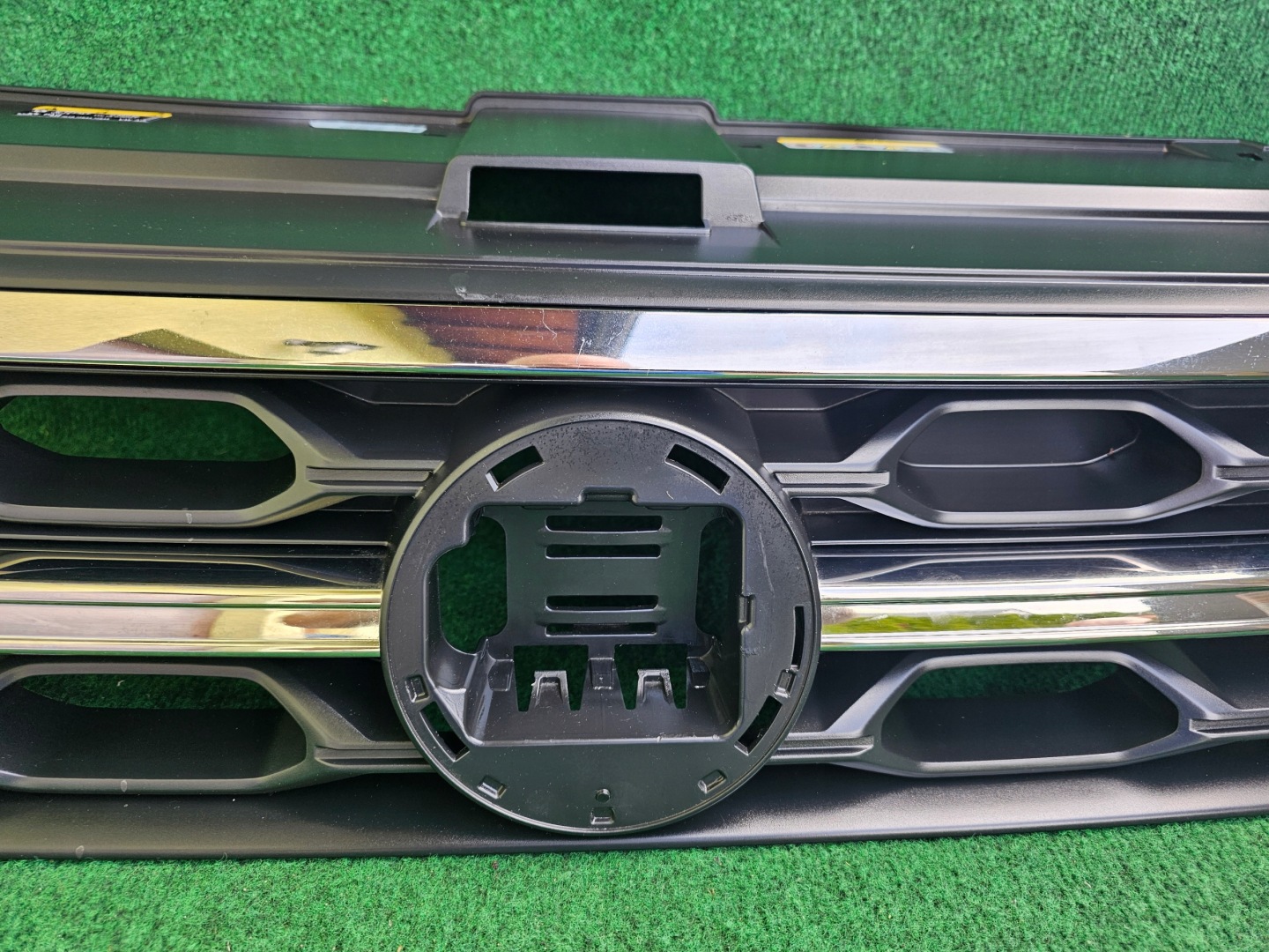 VW T-Roc A1 Kühlergrill FRONTGRILL Kühlergitter 2GA853653H - Thumbnail 4