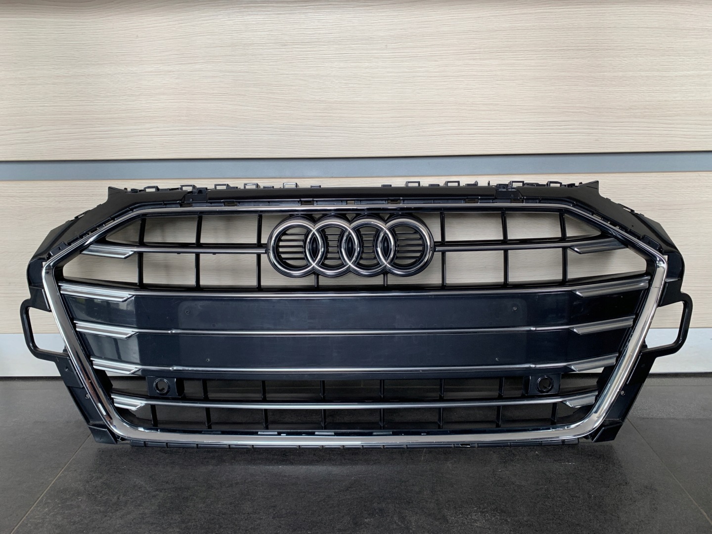 Audi A4 B9 Kühlergrill FRONTGRILL Kühlergitter 8W0853651DF - Thumbnail 1