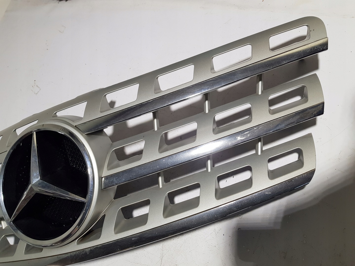 Mercedes-Benz M-Klasse W164 Kühlergrill FRONTGRILL Kühlergitter A1648880923 - Thumbnail 2
