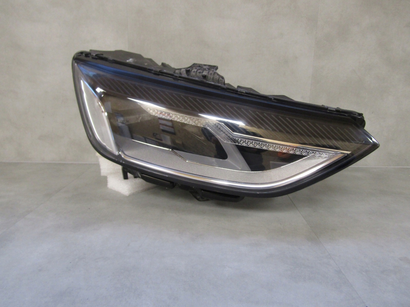 Frontscheinwerfer Audi A4 B9 8W0941012 LED Rechts Scheinwerfer Headlight - Thumbnail 1