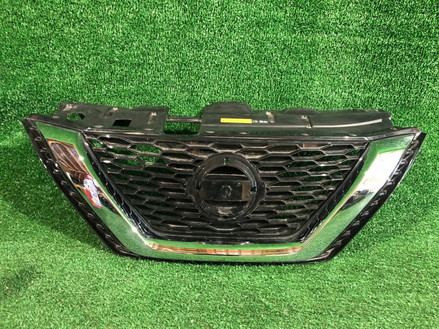 Nissan Qashqai J11 Kühlergrill FRONTGRILL Kühlergitter 62398HV80A - Thumbnail 1