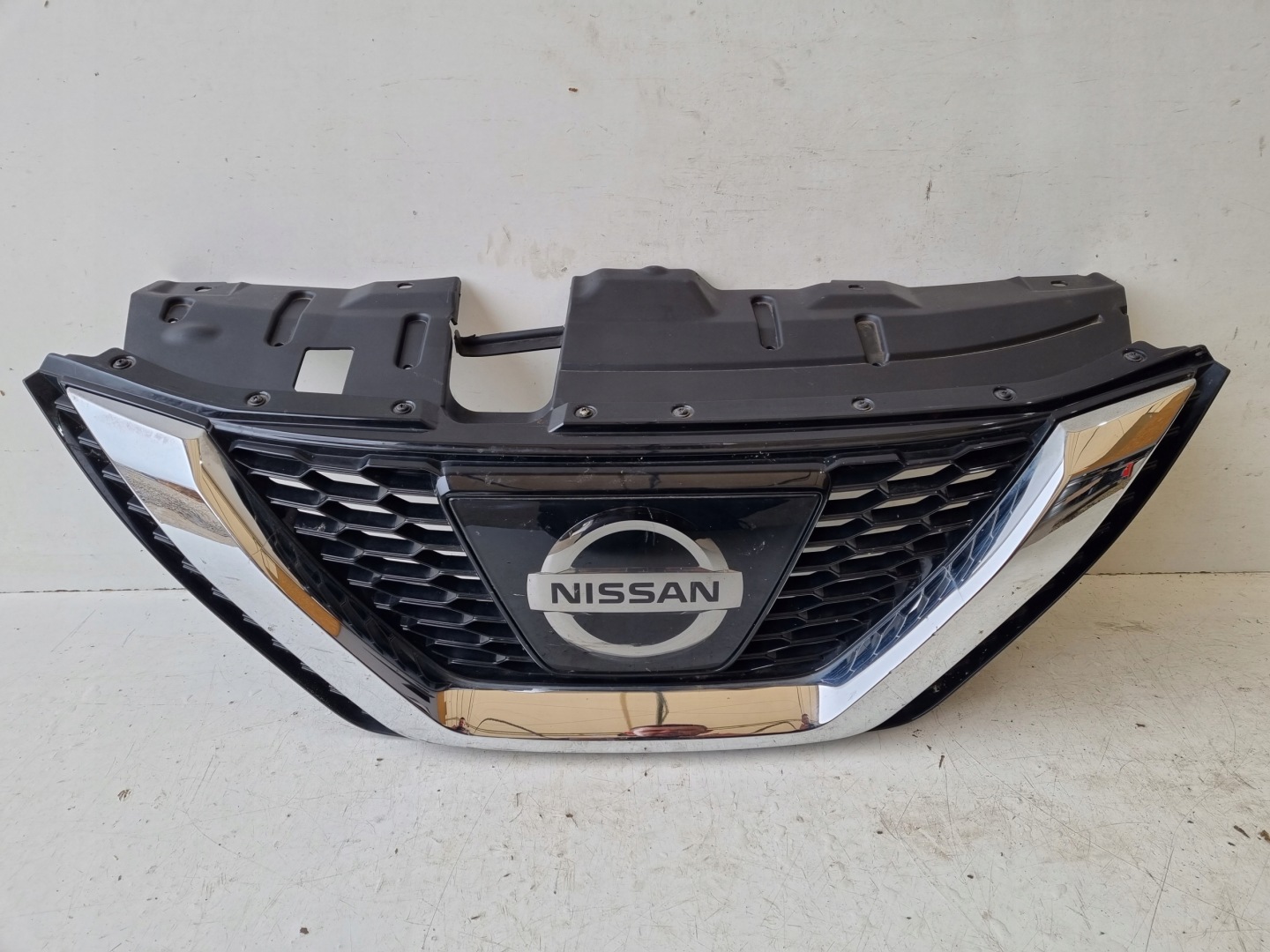 Nissan Qashqai J11 Kühlergrill FRONTGRILL Kühlergitter - Thumbnail 1