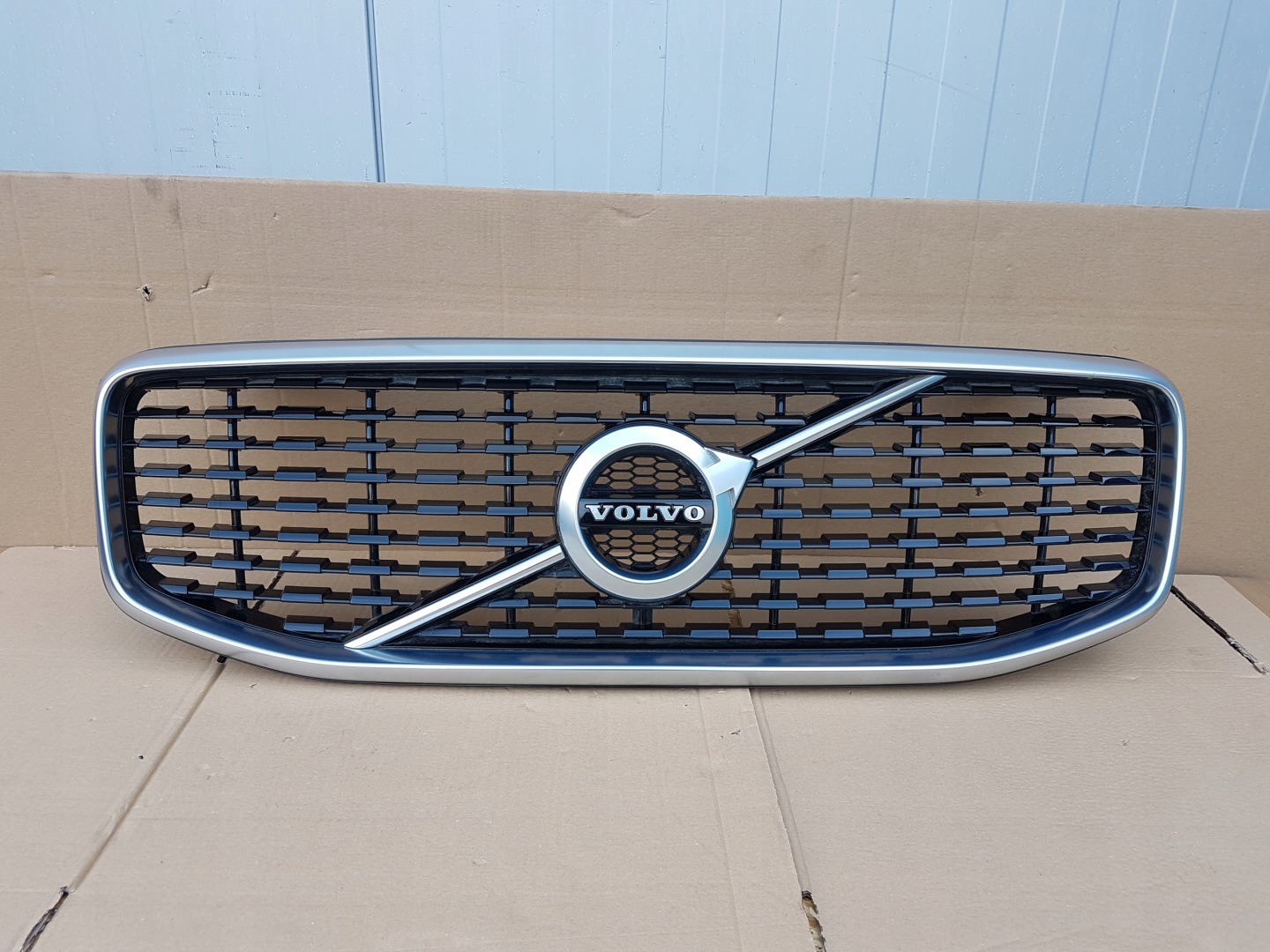 Volvo XC60 Kühlergrill FRONTGRILL Kühlergitter - Thumbnail 1