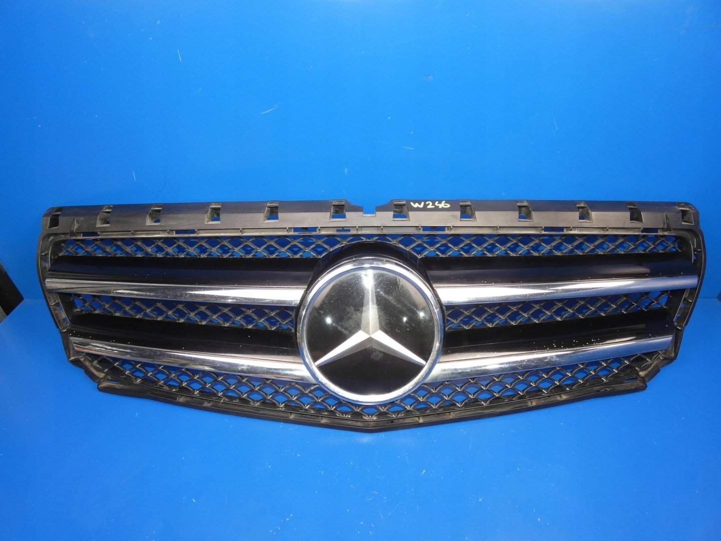 Mercedes-Benz B-Klasse W246 Kühlergrill FRONTGRILL Kühlergitter - Thumbnail 1
