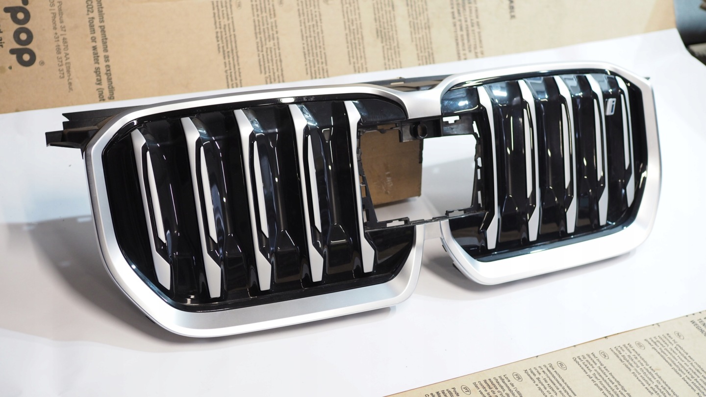 BMW iX1 U11 Kühlergrill FRONTGRILL Kühlergitter 5A0BB86 - Thumbnail 1