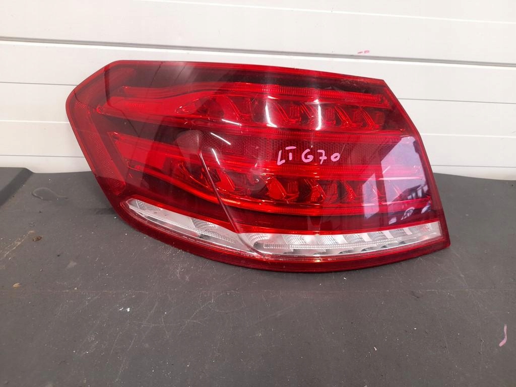 Mercedes-Benz E-Klasse W212 Rückleuchte Rearlamp - Thumbnail 1
