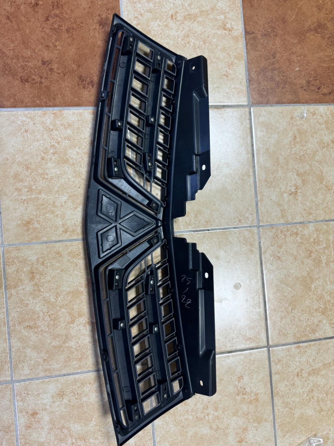 Mitsubishi L200 K60T Kühlergrill FRONTGRILL Kühlergitter - Thumbnail 4