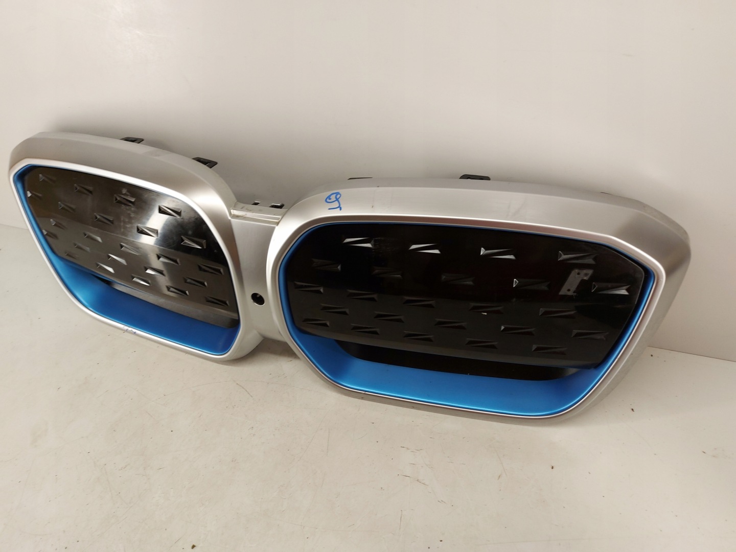 BMW iX3 G08 Kühlergrill FRONTGRILL Kühlergitter 5A34E64 - Thumbnail 9