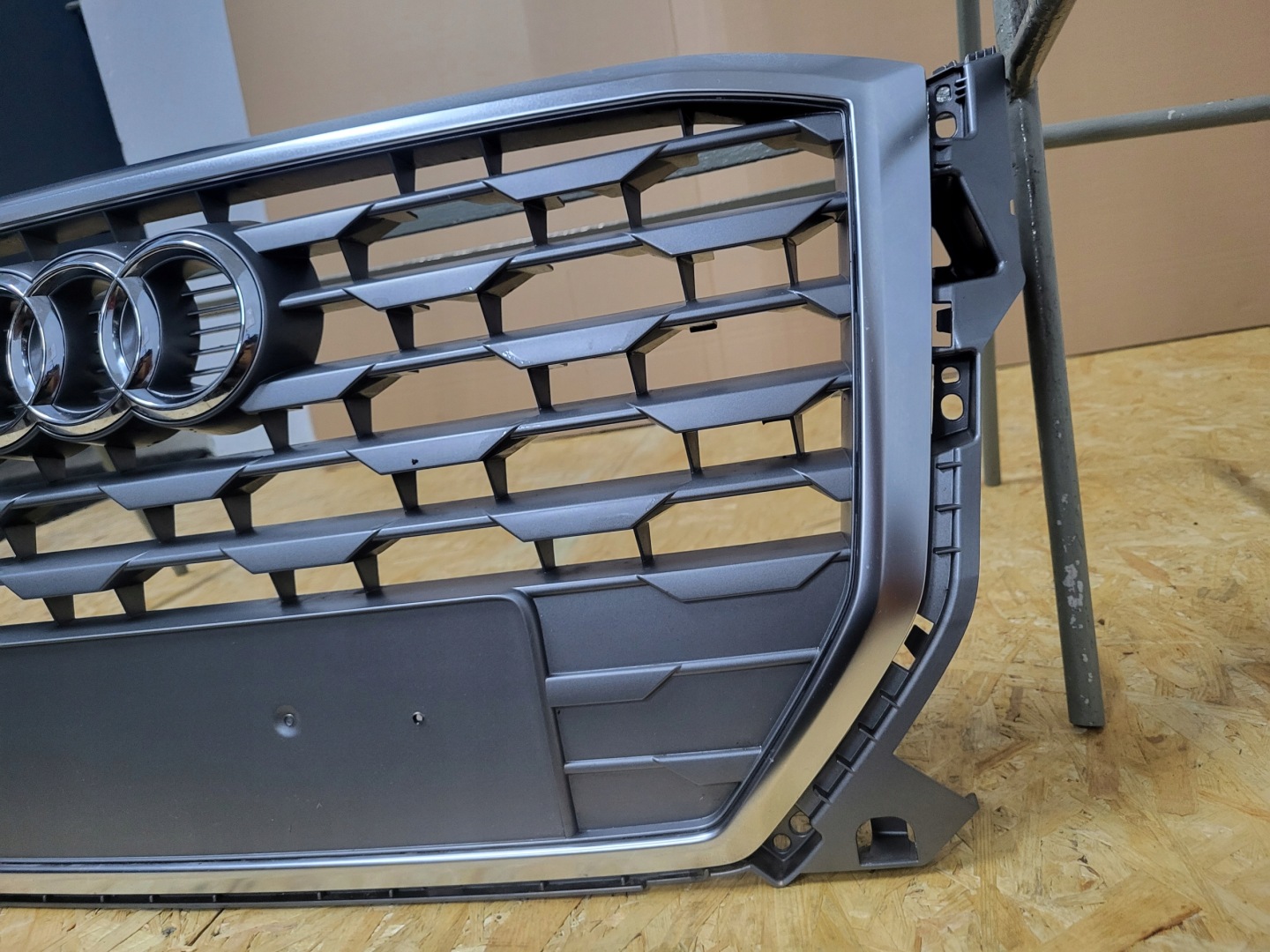 Audi Q2 Kühlergrill FRONTGRILL Kühlergitter 81A853651 - Thumbnail 5