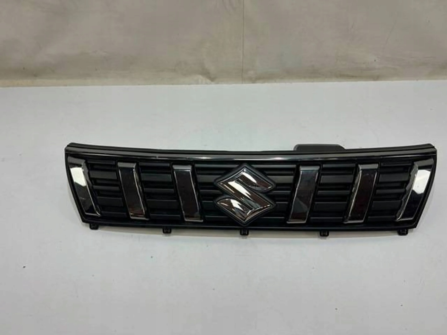 Suzuki Vitara I ET Kühlergrill FRONTGRILL Kühlergitter - Thumbnail 1