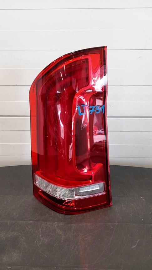 Mercedes-Benz Vito W447 Rückleuchte Rearlamp - Thumbnail 1