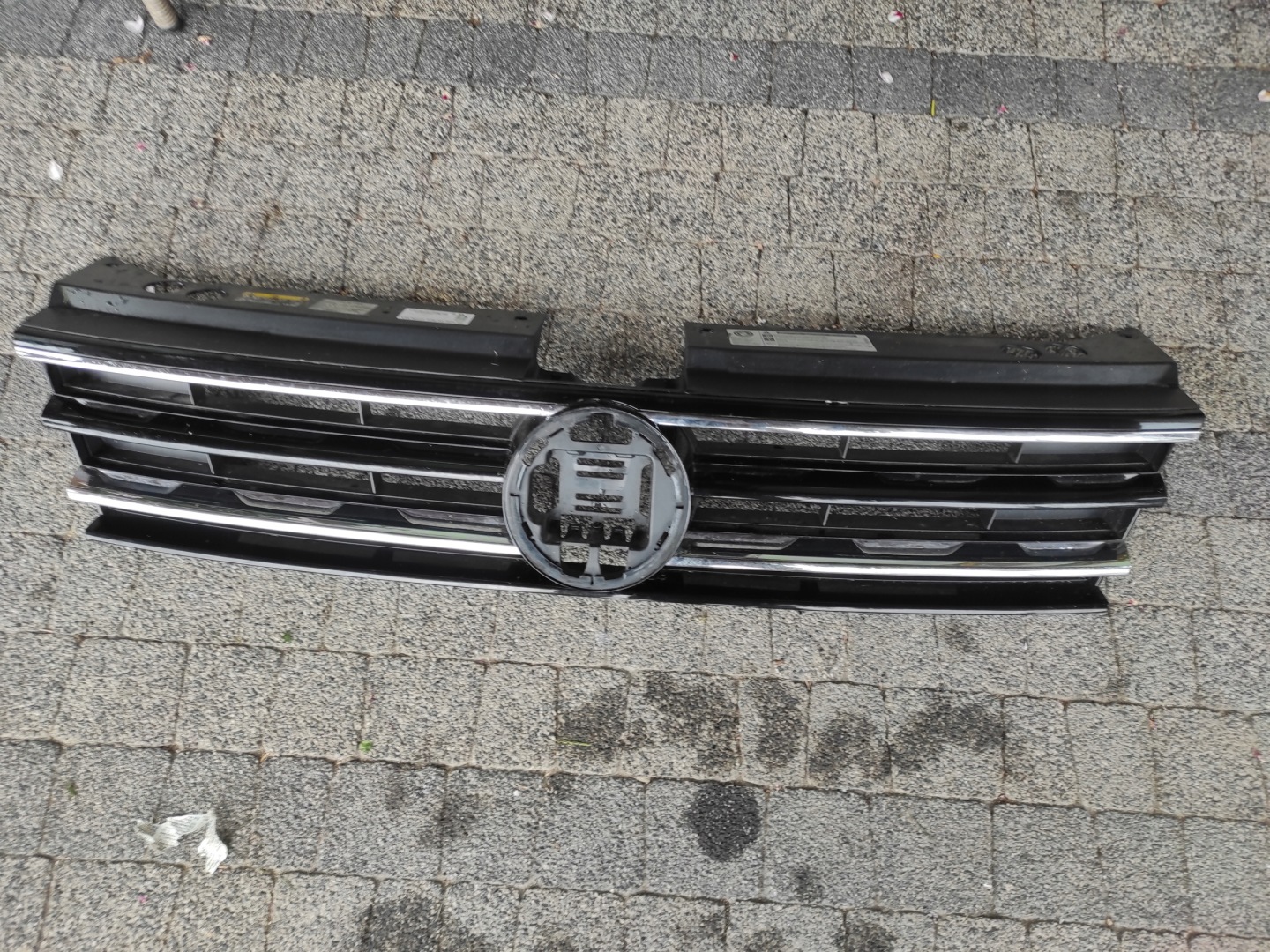 VW Tiguan Kühlergrill FRONTGRILL Kühlergitter 5NA853653B - Thumbnail 1