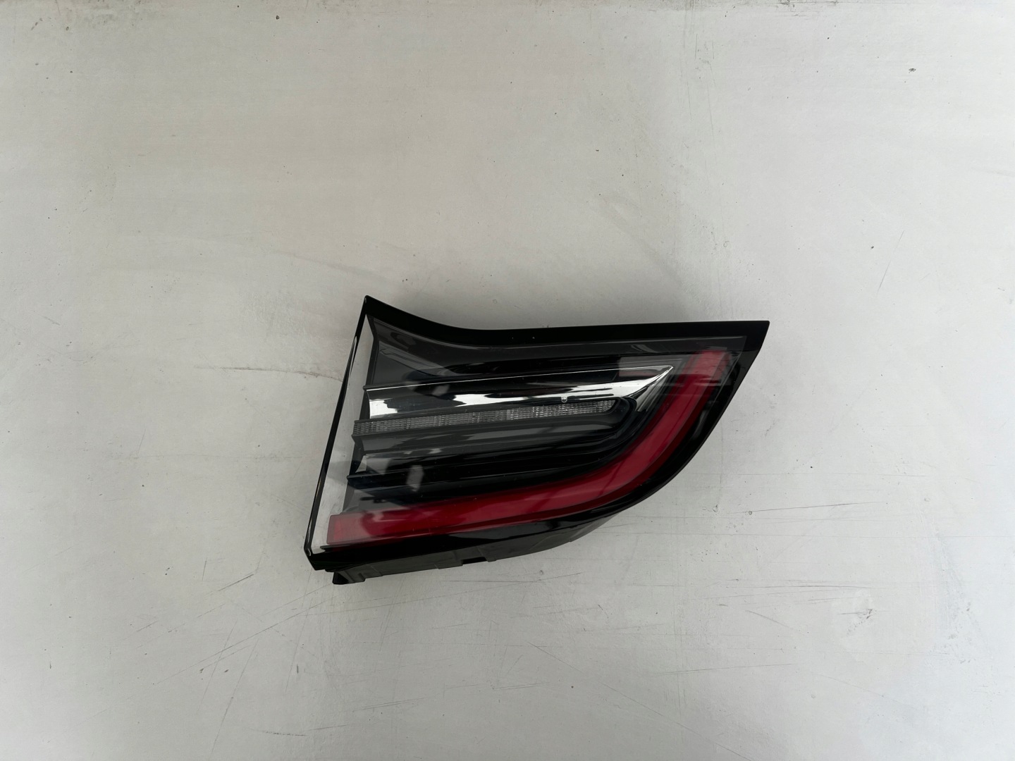 Tesla Model Y 005 Rückleuchte 150208800C Rearlamp - Thumbnail 1
