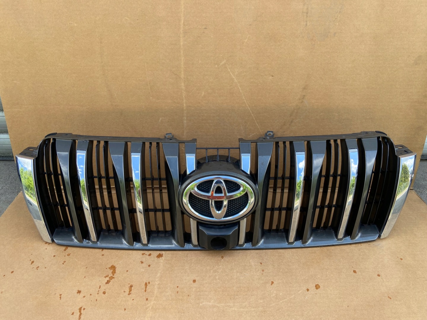 Toyota Land Cruiser J7/J9/J12/J15/J25 J15 Kühlergrill FRONTGRILL 5311460080L - Thumbnail 1