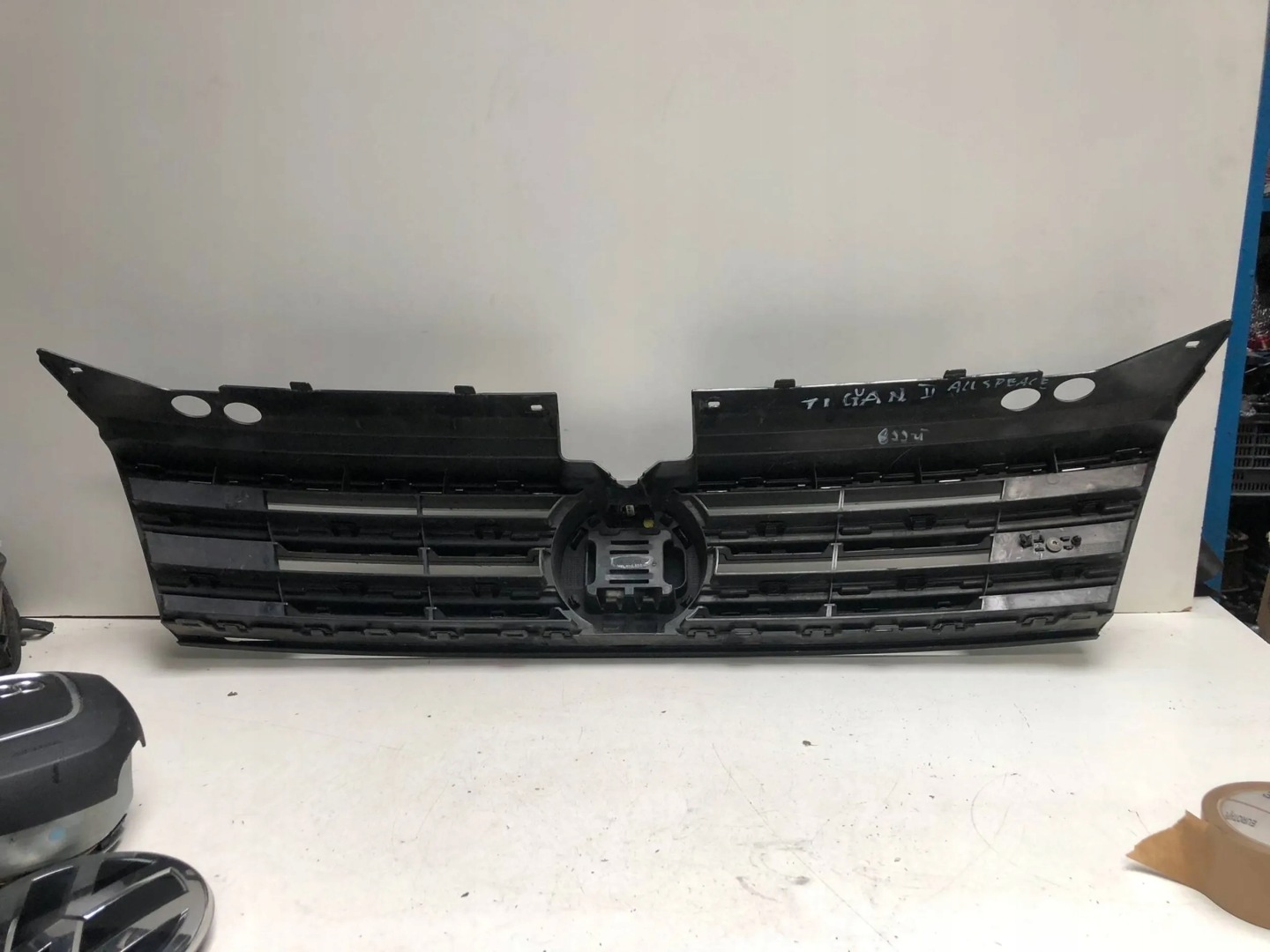 VW Tiguan Kühlergrill FRONTGRILL Kühlergitter 5NN853653B - Thumbnail 1