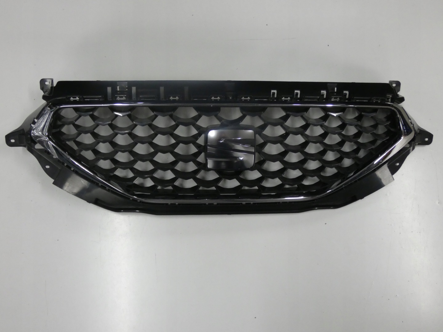 SEAT Tarraco 5FF Kühlergrill FRONTGRILL Kühlergitter 5FF853651 - Thumbnail 1