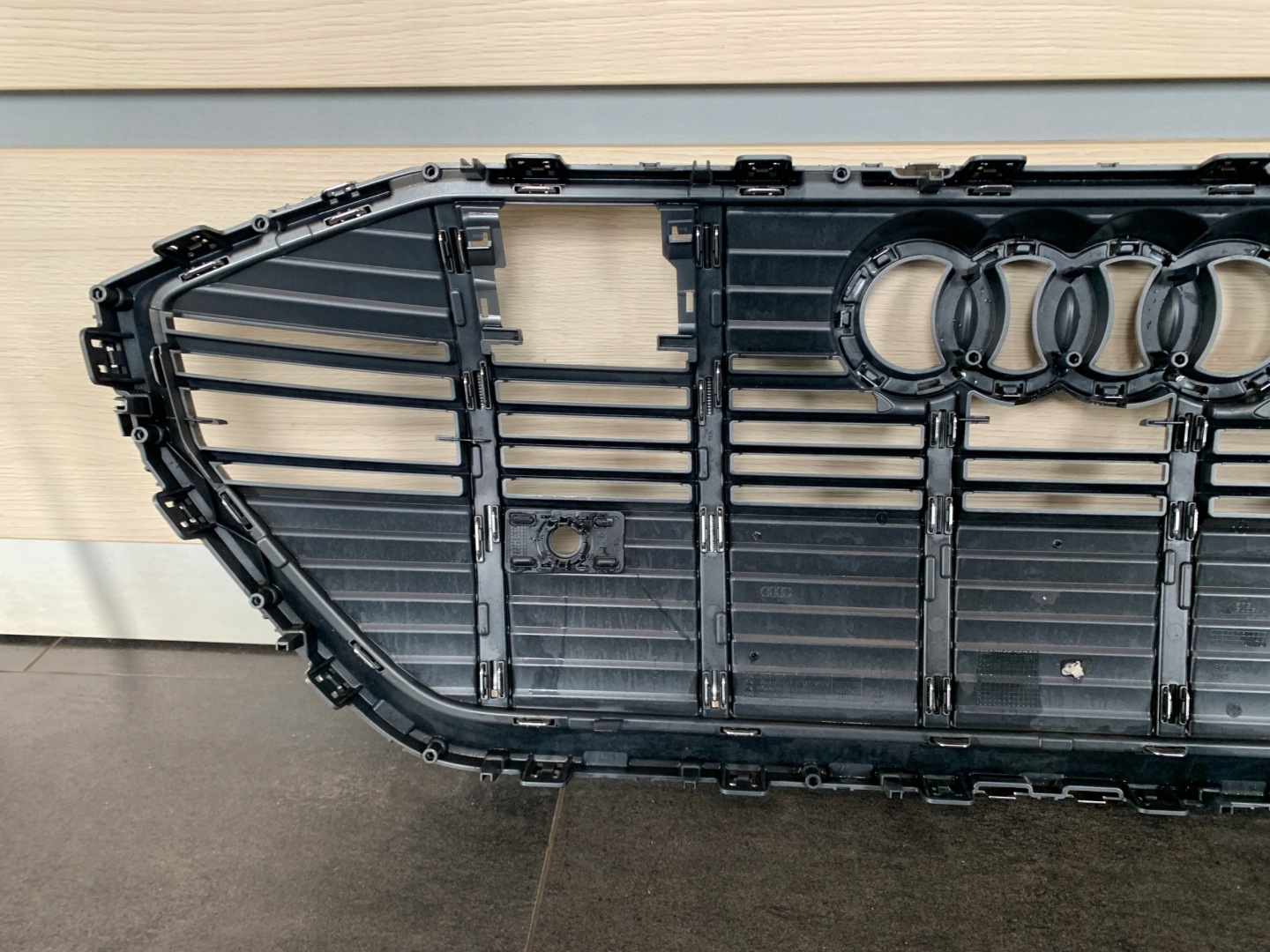 Audi e-tron Kühlergrill FRONTGRILL Kühlergitter 4KE853651 - Thumbnail 6