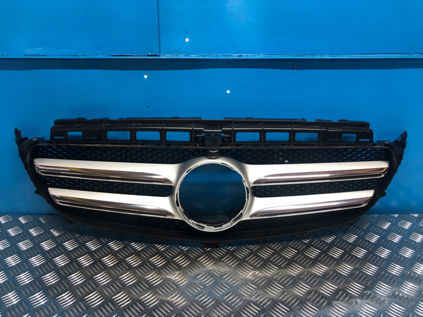 Mercedes-Benz E-Klasse W213 Kühlergrill FRONTGRILL Kühlergitter A2138880223 - Thumbnail 1