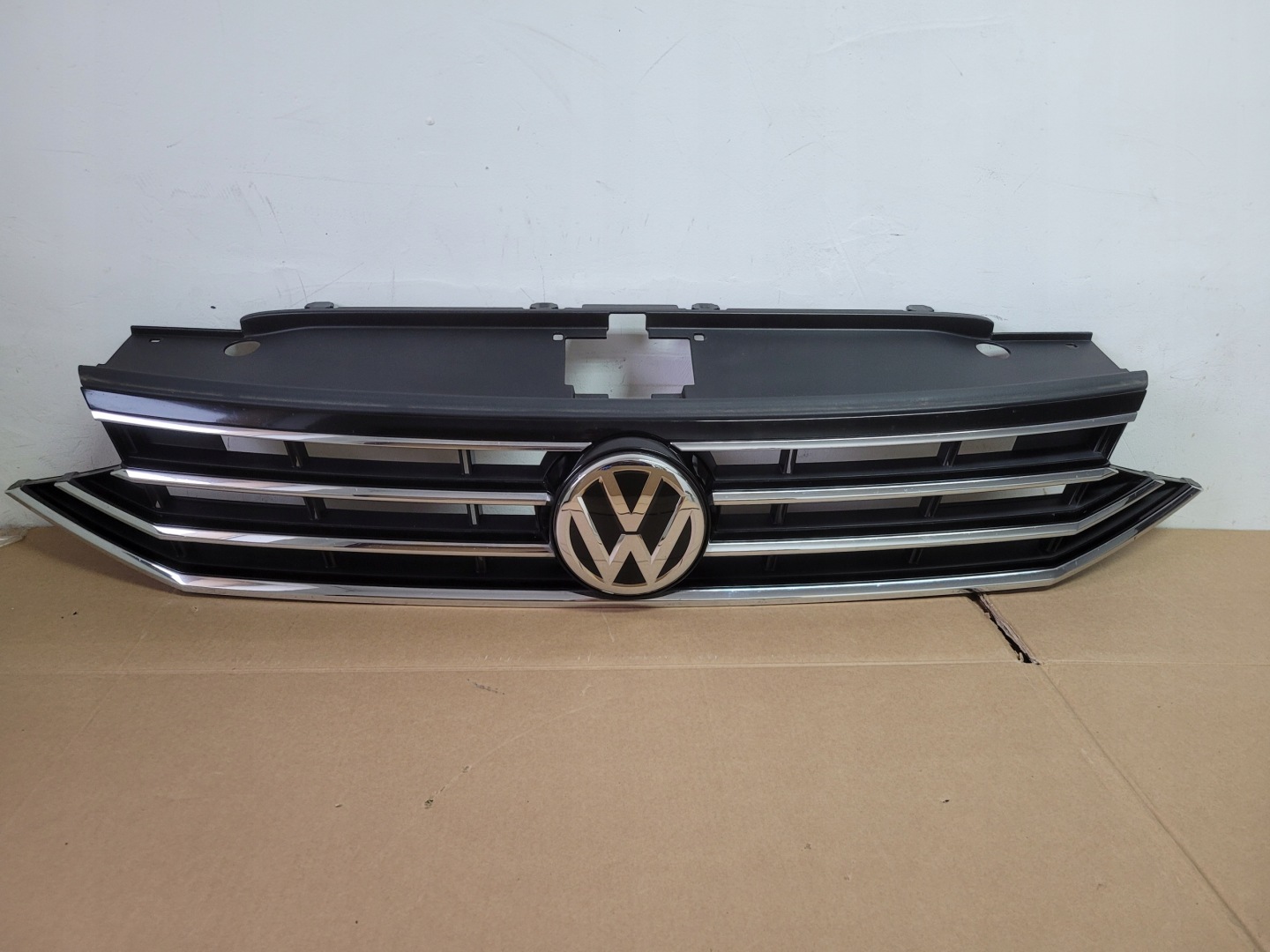 VW Passat B8 Kühlergrill FRONTGRILL Kühlergitter 3G0853601D - Thumbnail 1