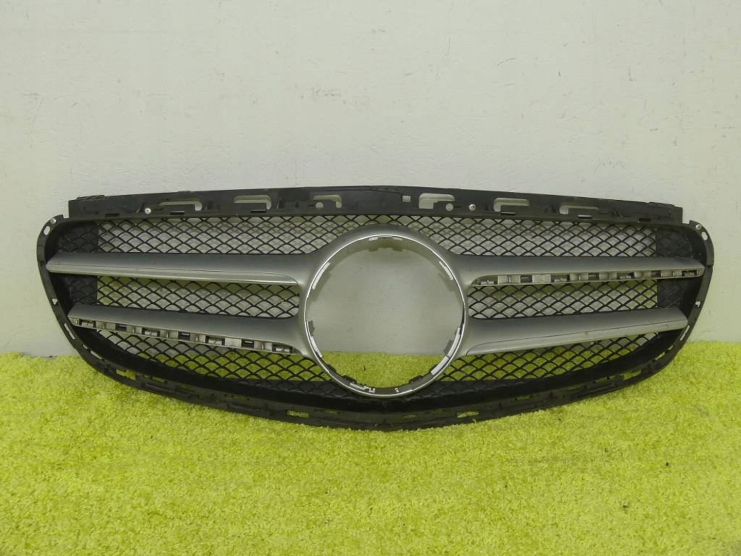 Mercedes-Benz E-Klasse W212 Kühlergrill FRONTGRILL Kühlergitter A2128851400 - Thumbnail 1