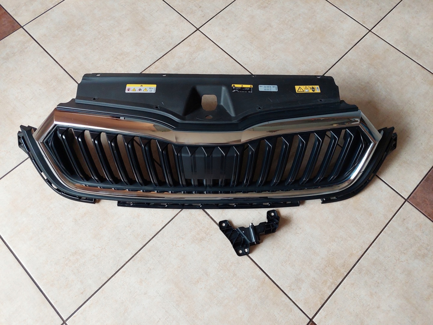 Skoda Octavia 1U Kühlergrill FRONTGRILL Kühlergitter 5E3853343 - Thumbnail 10