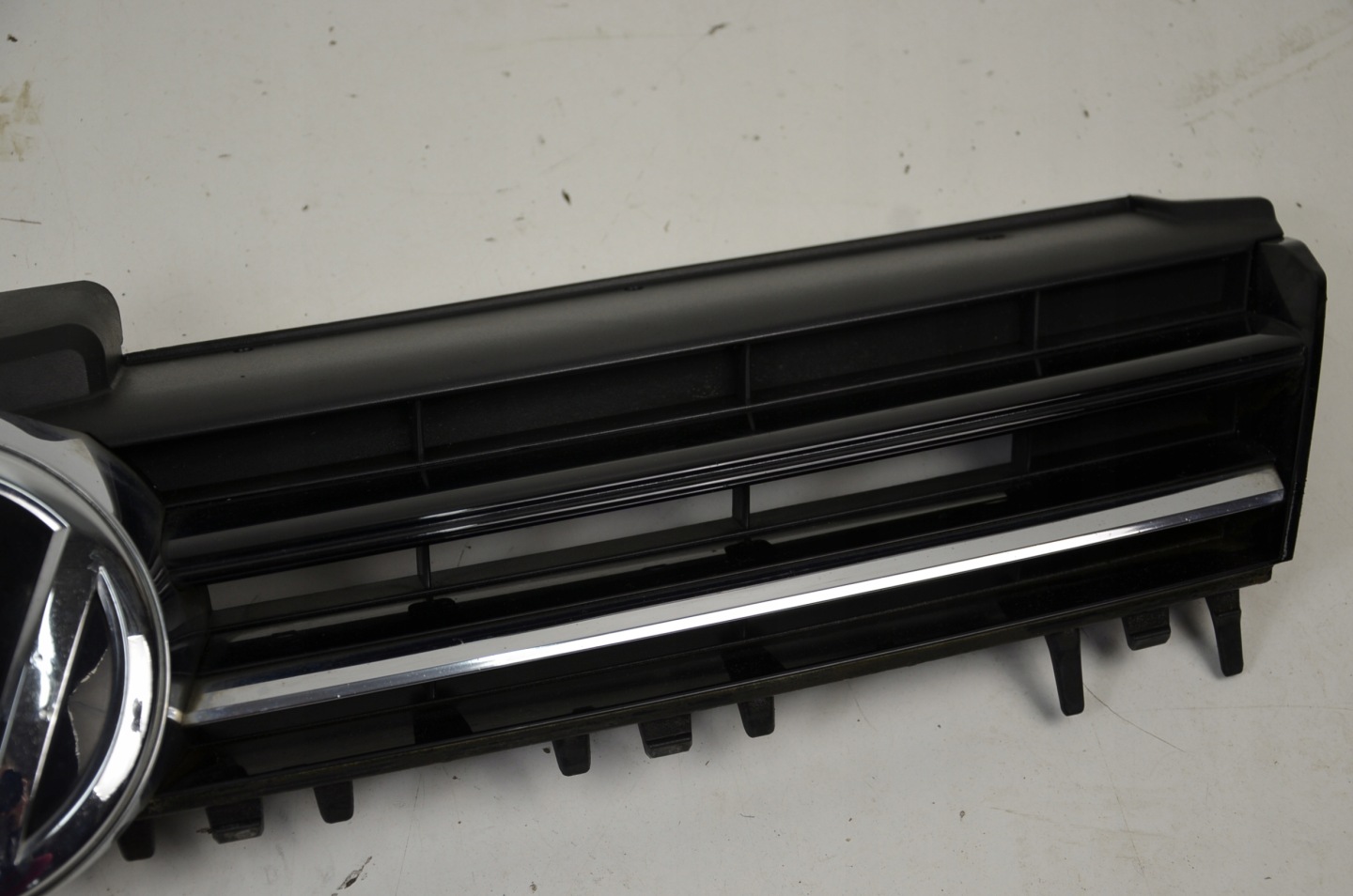 VW Golf V Kühlergrill FRONTGRILL Kühlergitter 5G0853653 - Thumbnail 2