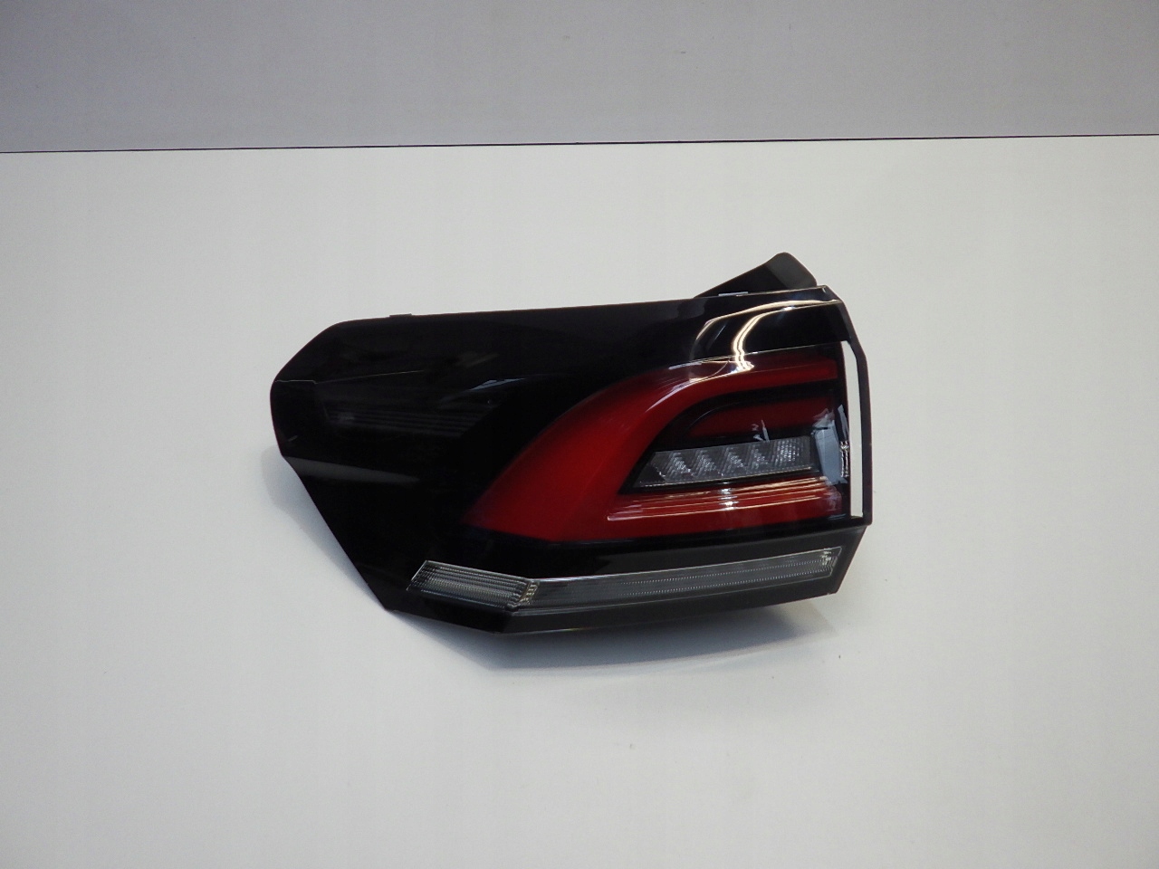 VW Taigo Rückleuchte 2G7945095 Rearlamp - Thumbnail 1